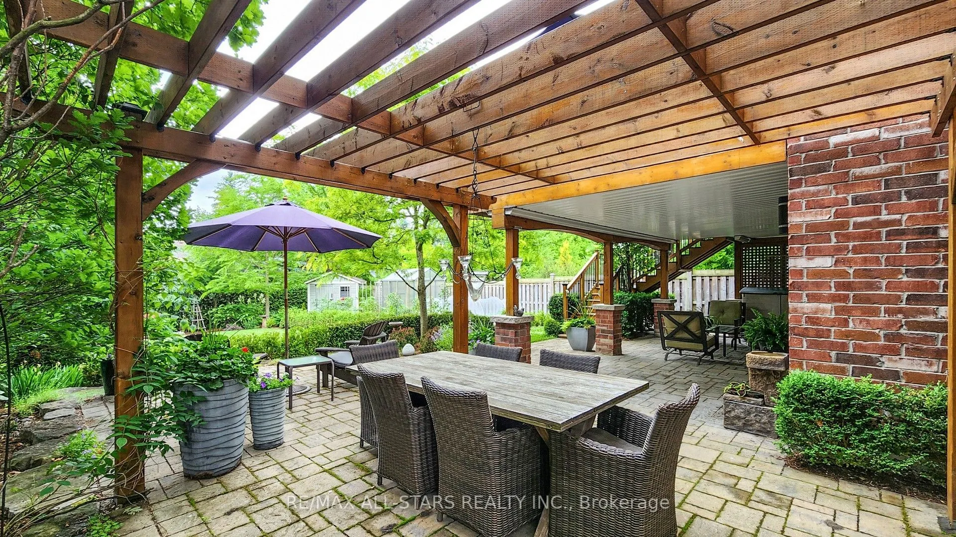 94 Campbell Drive S