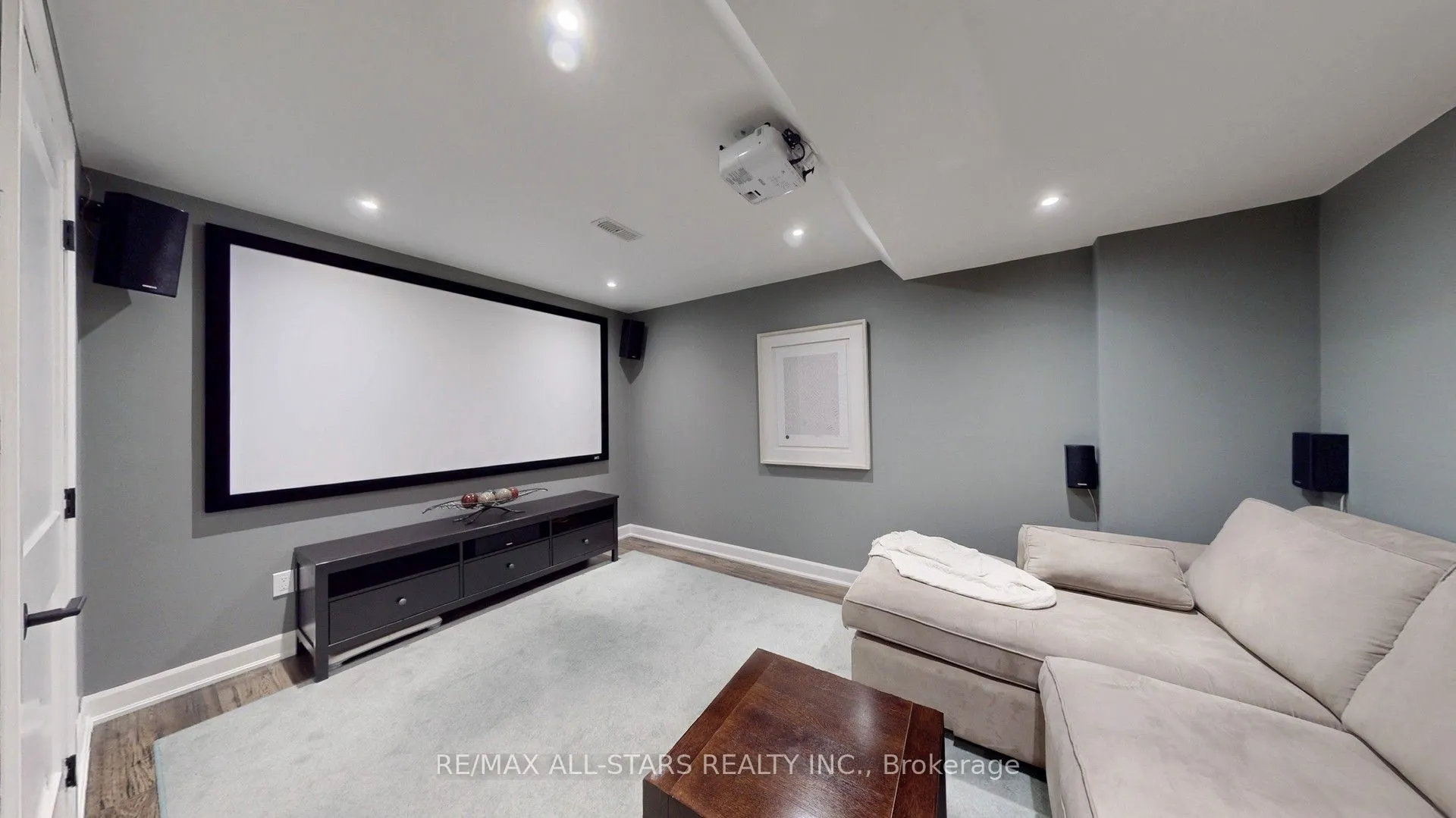 94 Campbell Drive S