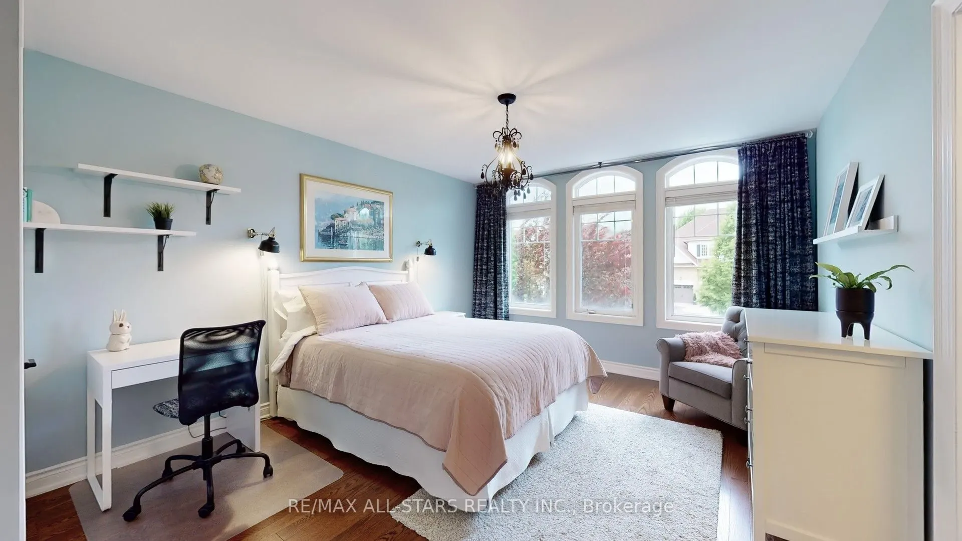 94 Campbell Drive S