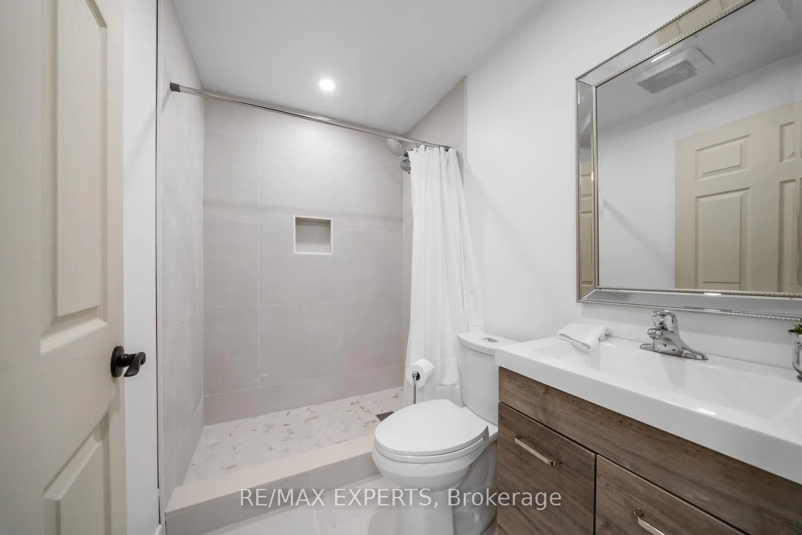 174 Sharpe Crescent
