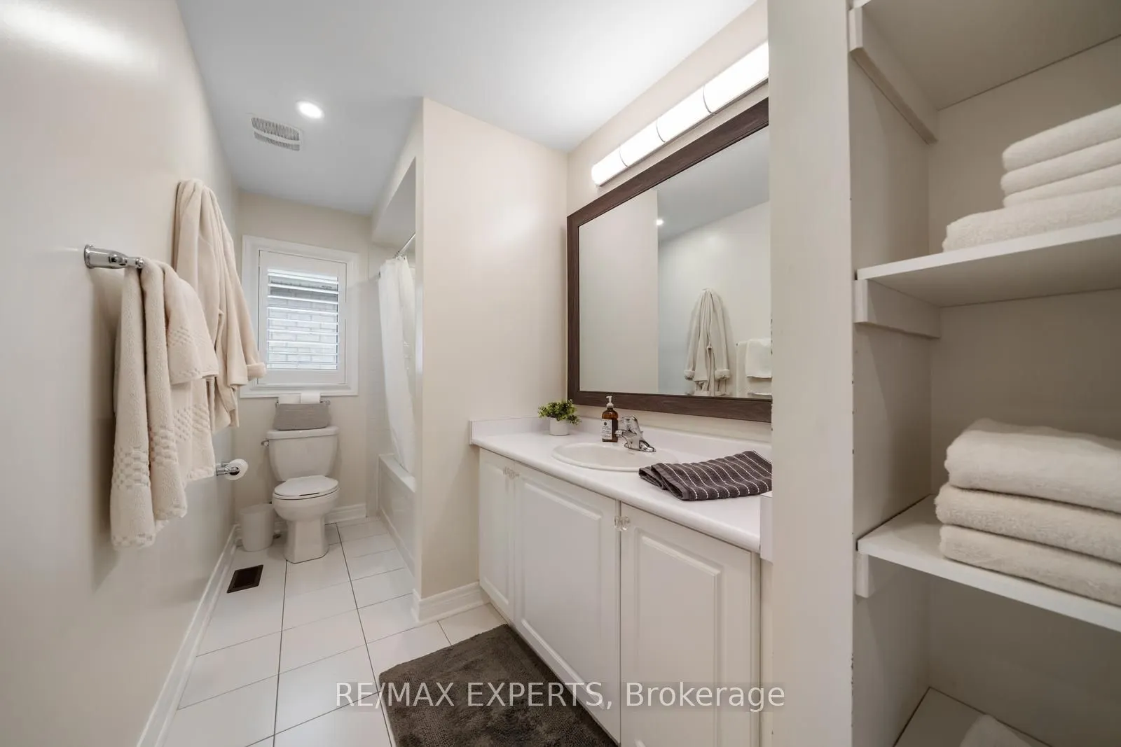 174 Sharpe Crescent