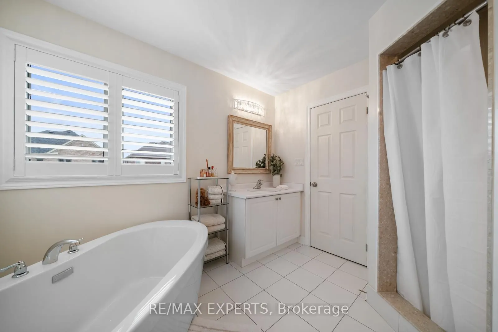 174 Sharpe Crescent