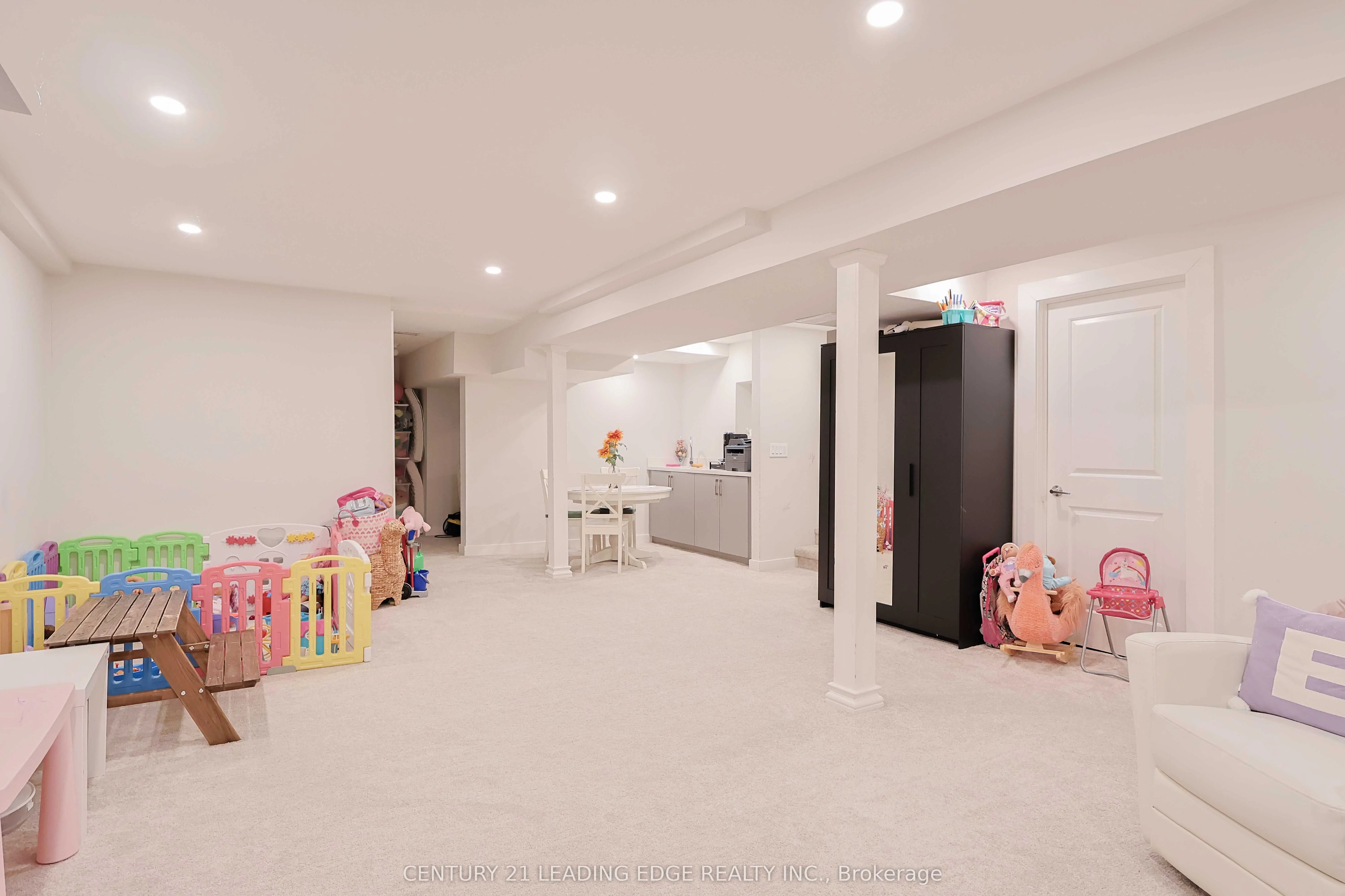 28 Sylwood Crescent