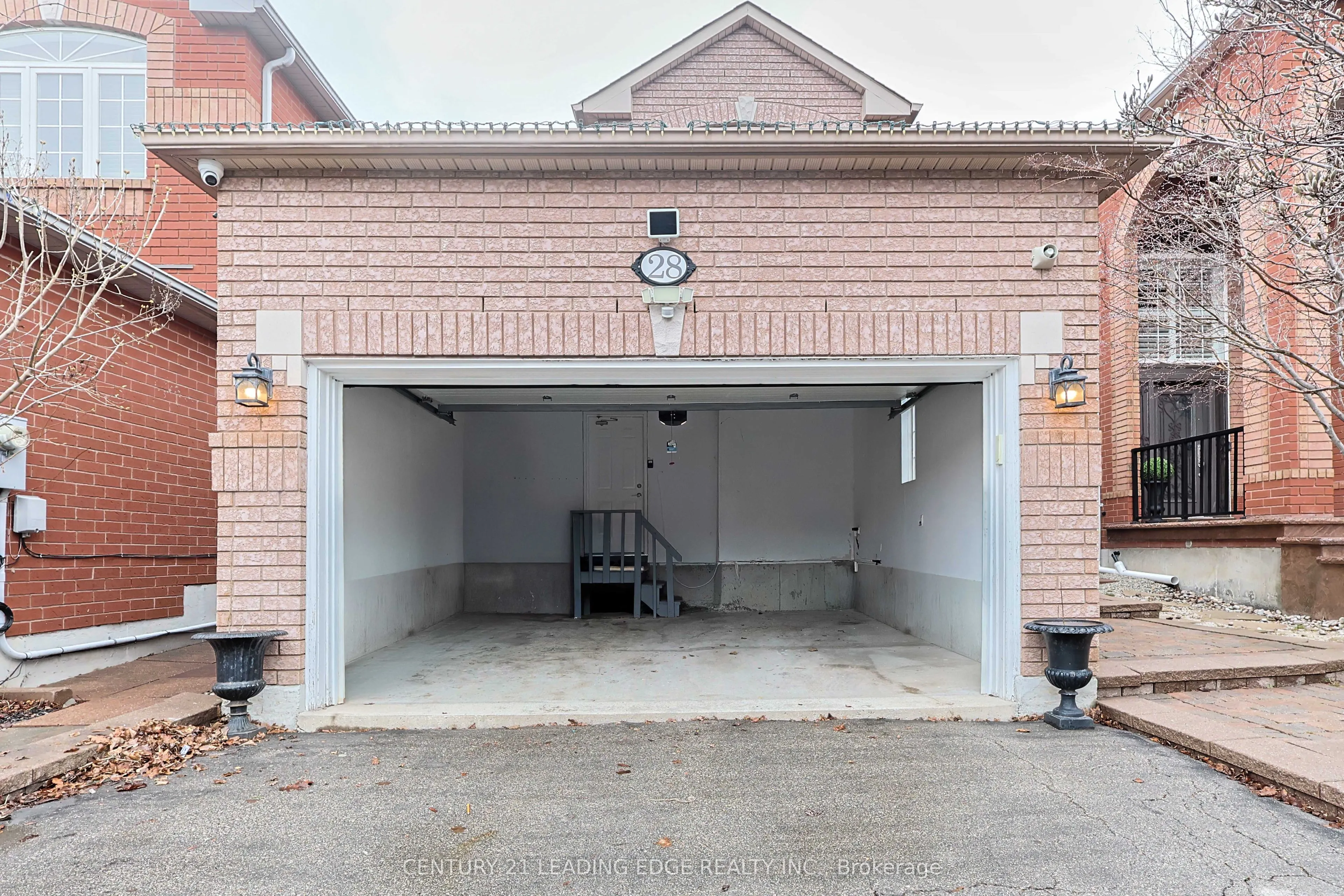 28 Sylwood Crescent