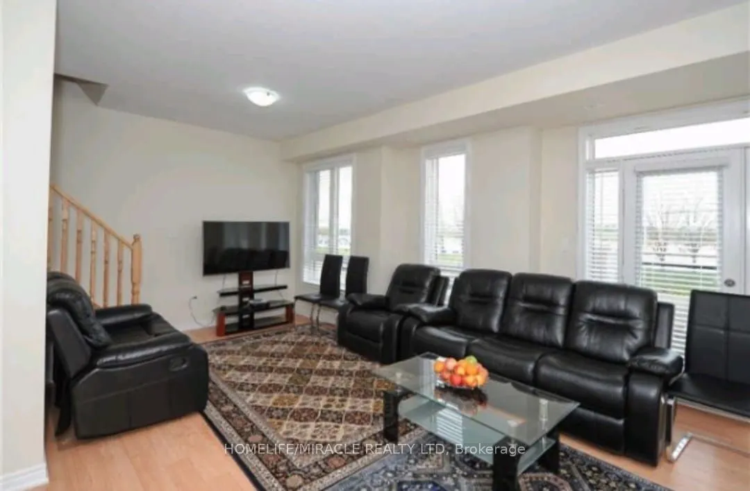 9601 Jane Street, #8