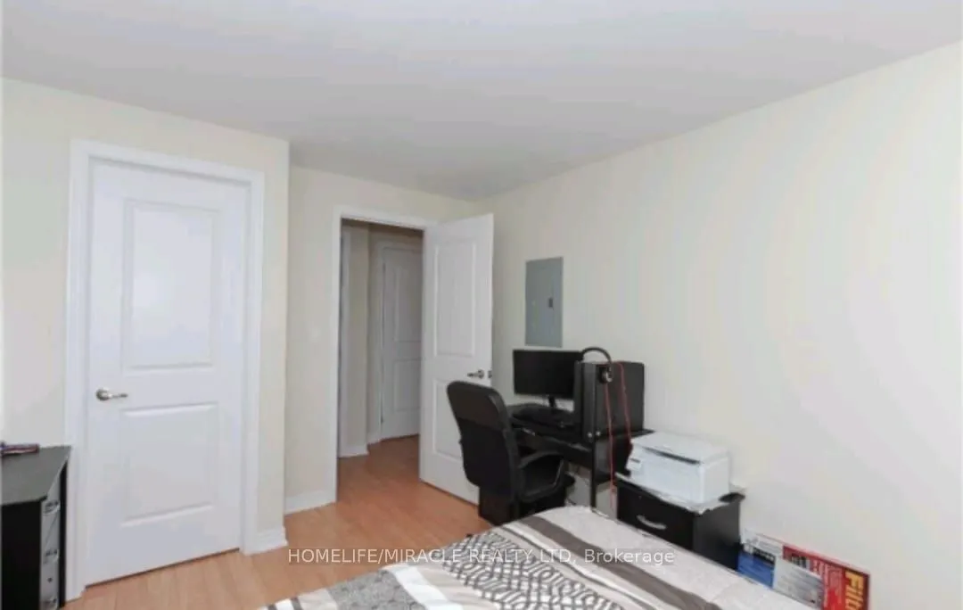 9601 Jane Street, #8