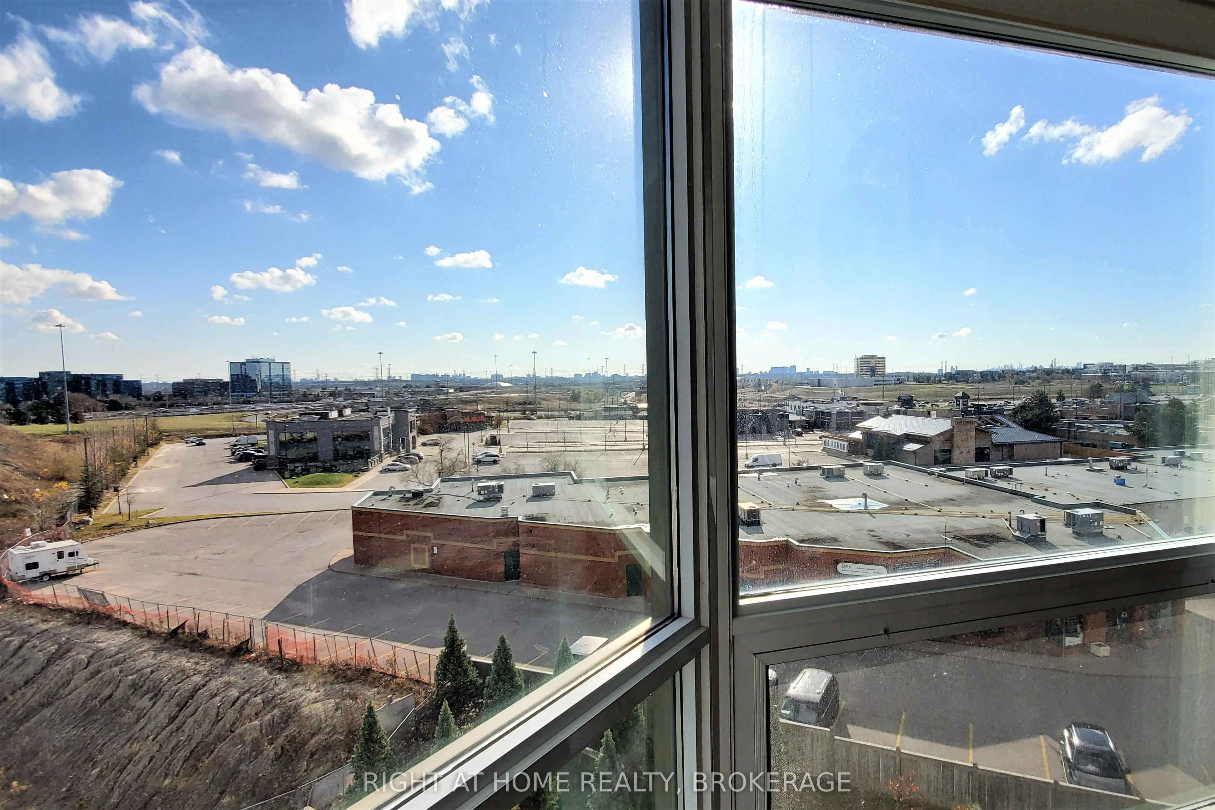 75 Norman Bethune Avenue, #608