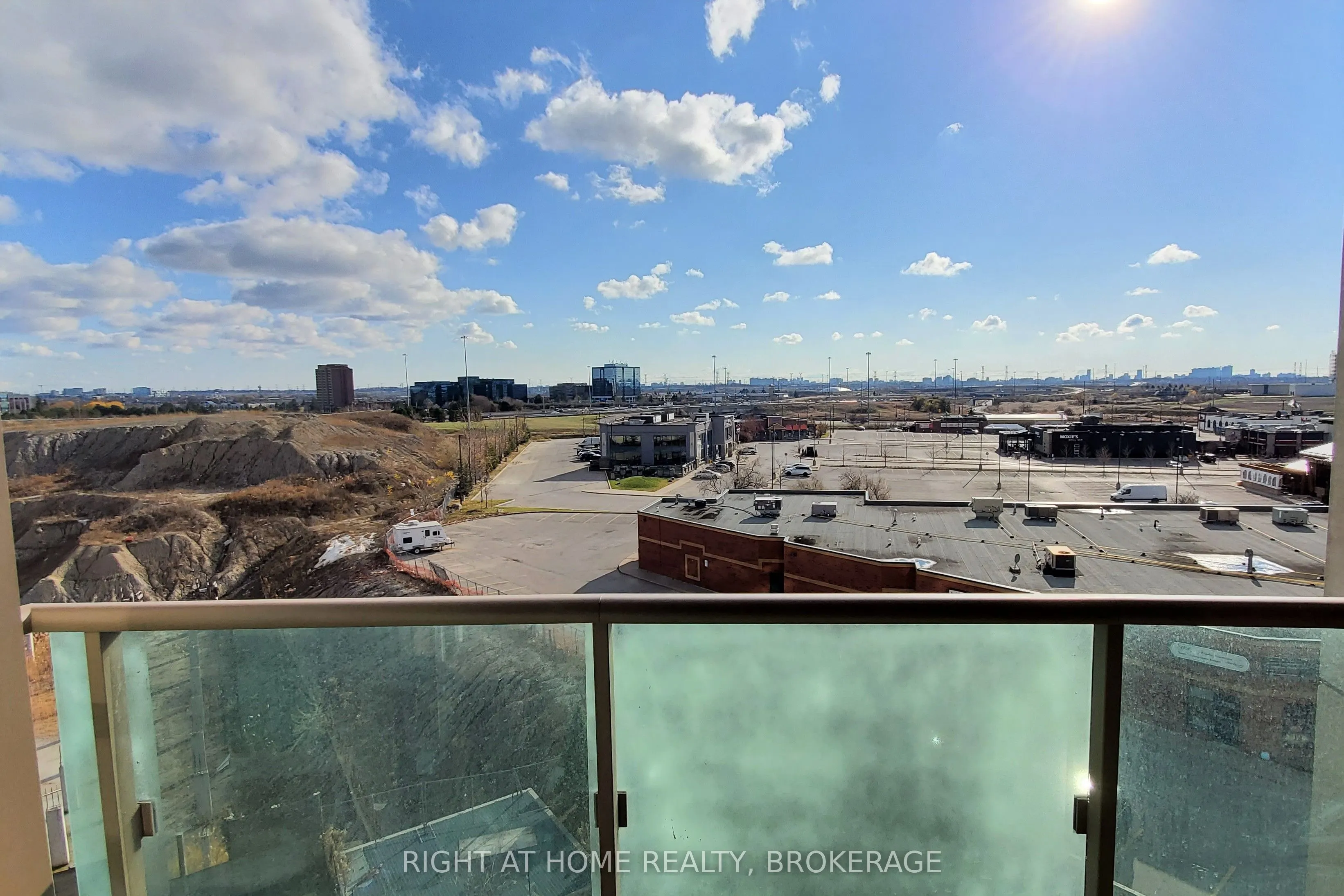 75 Norman Bethune Avenue, #608