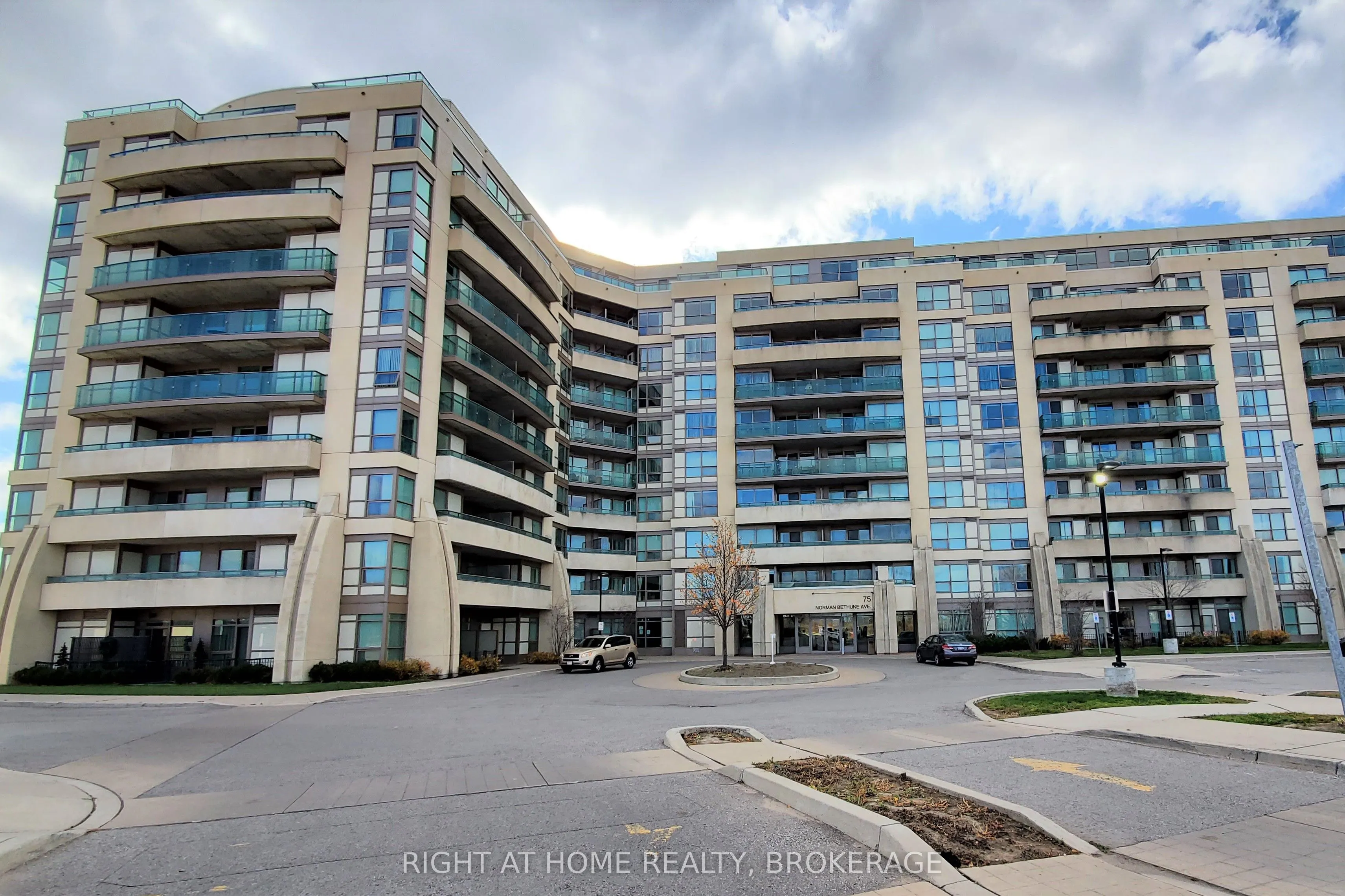 75 Norman Bethune Avenue, #608
