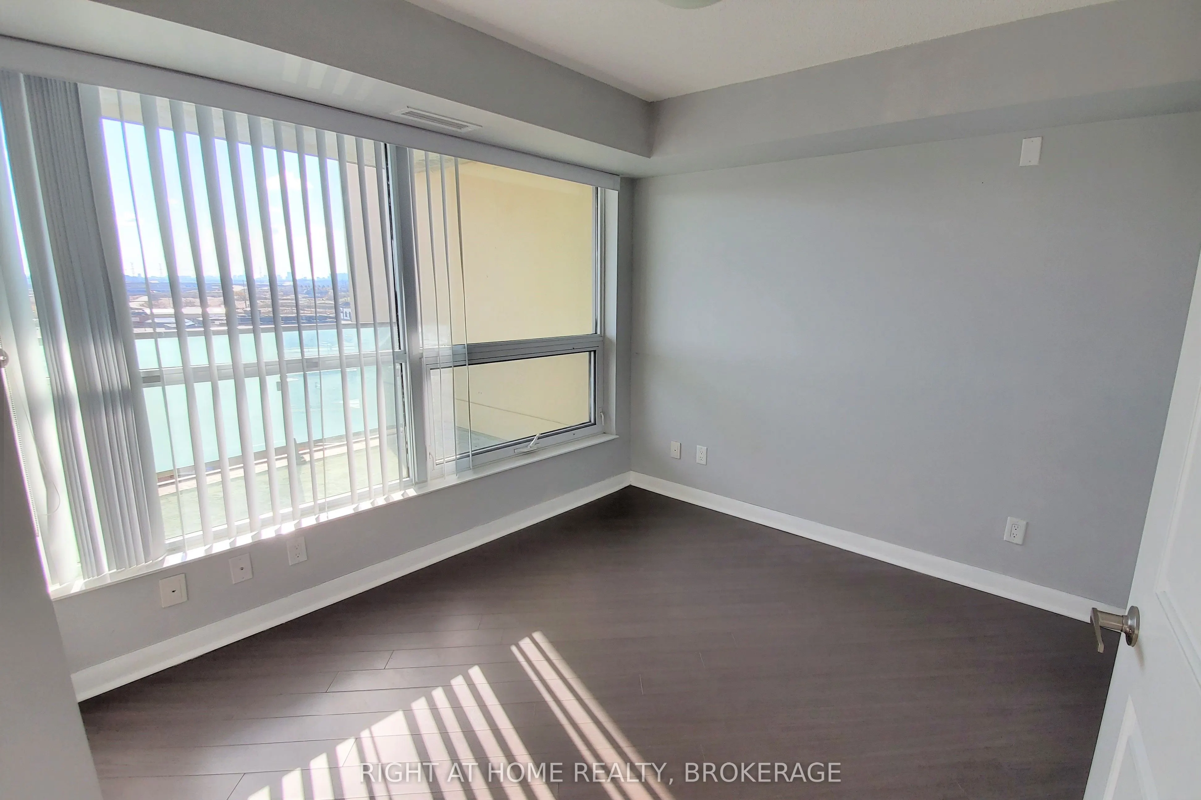 75 Norman Bethune Avenue, #608