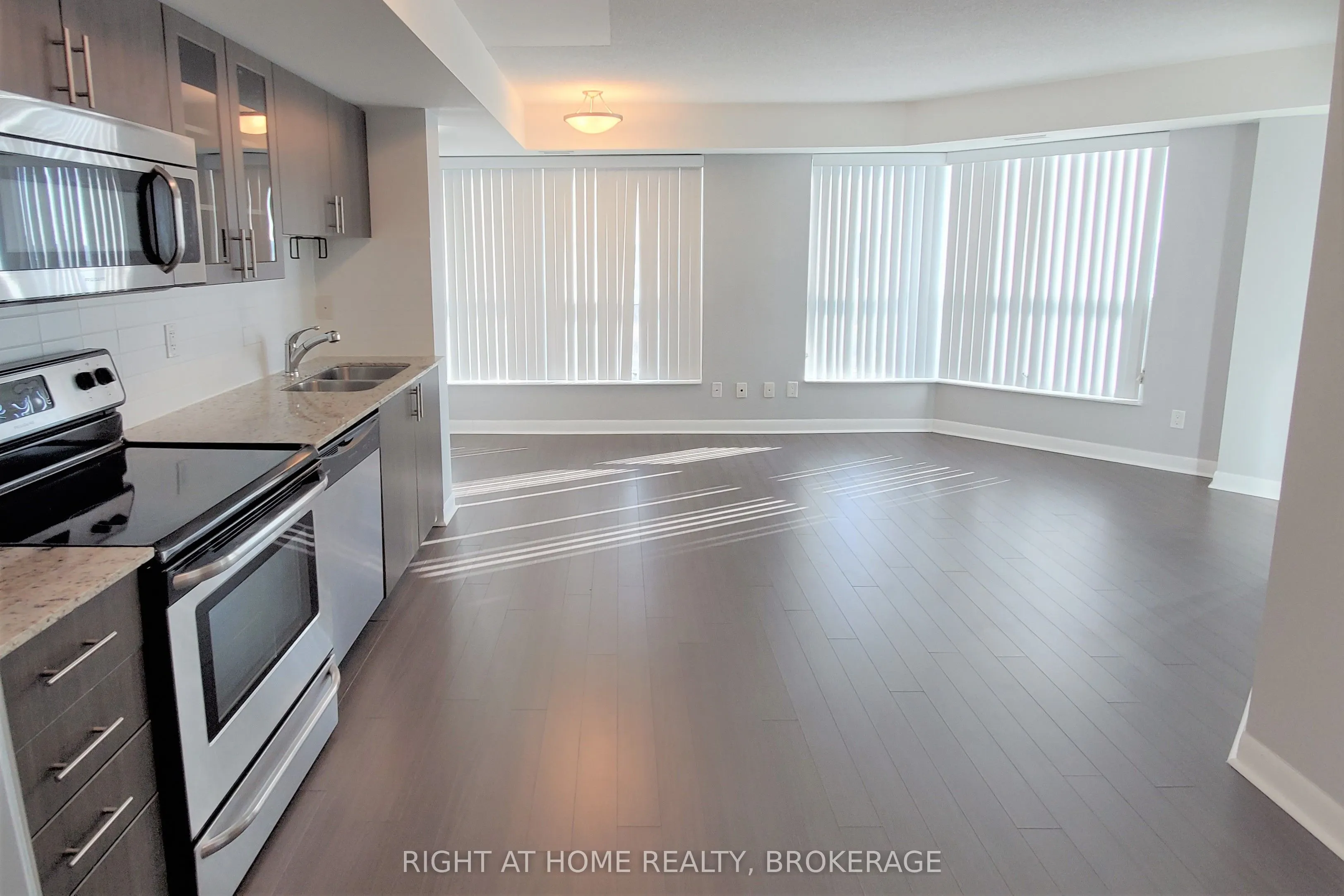 75 Norman Bethune Avenue, #608