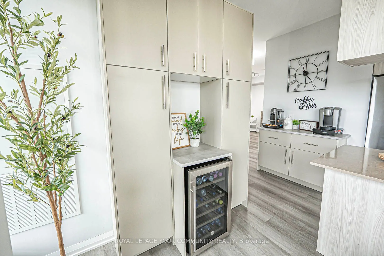99 EAGLE ROCK Way, #206
