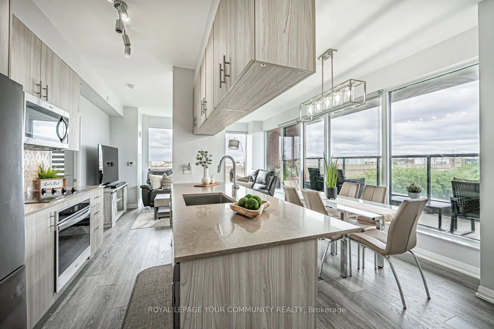 99 EAGLE ROCK Way, #206