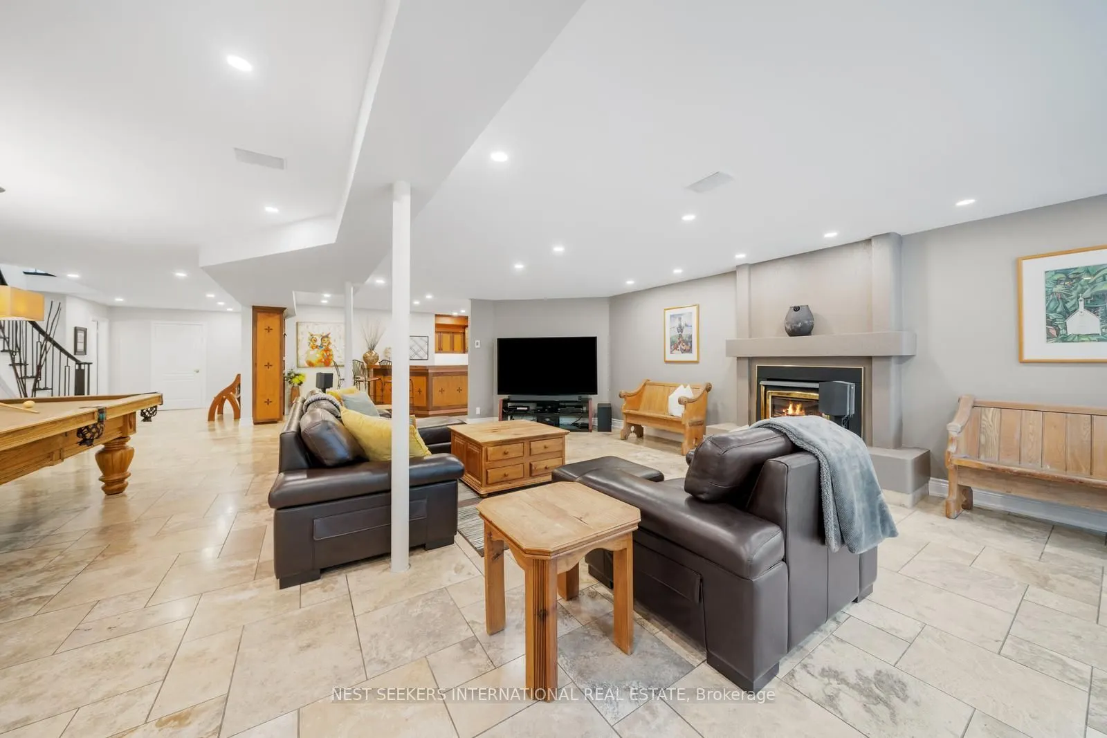 21 Rolling Court