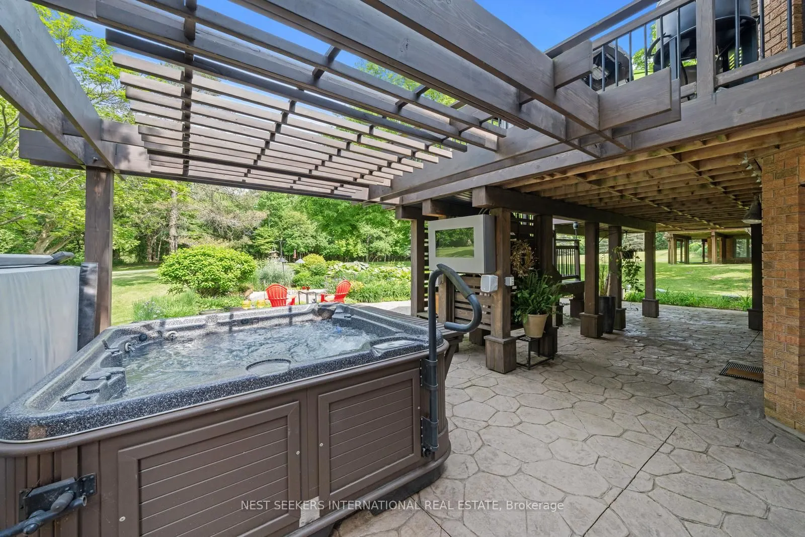 21 Rolling Court