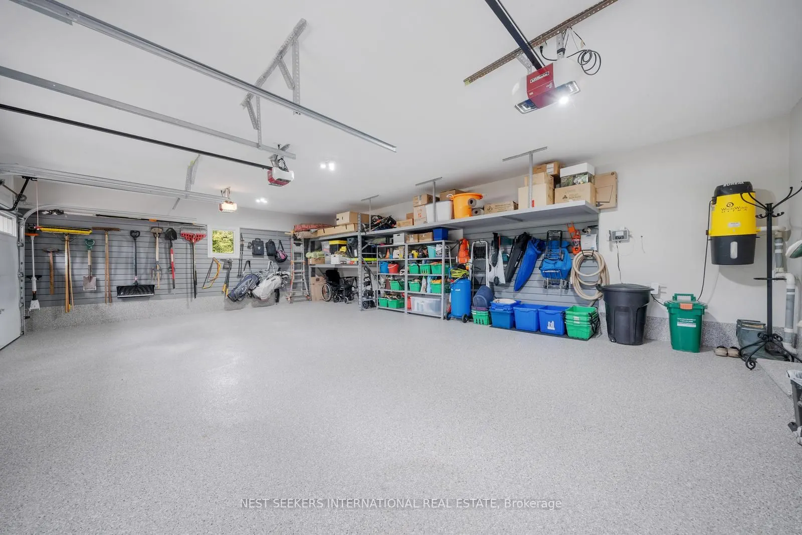 21 Rolling Court