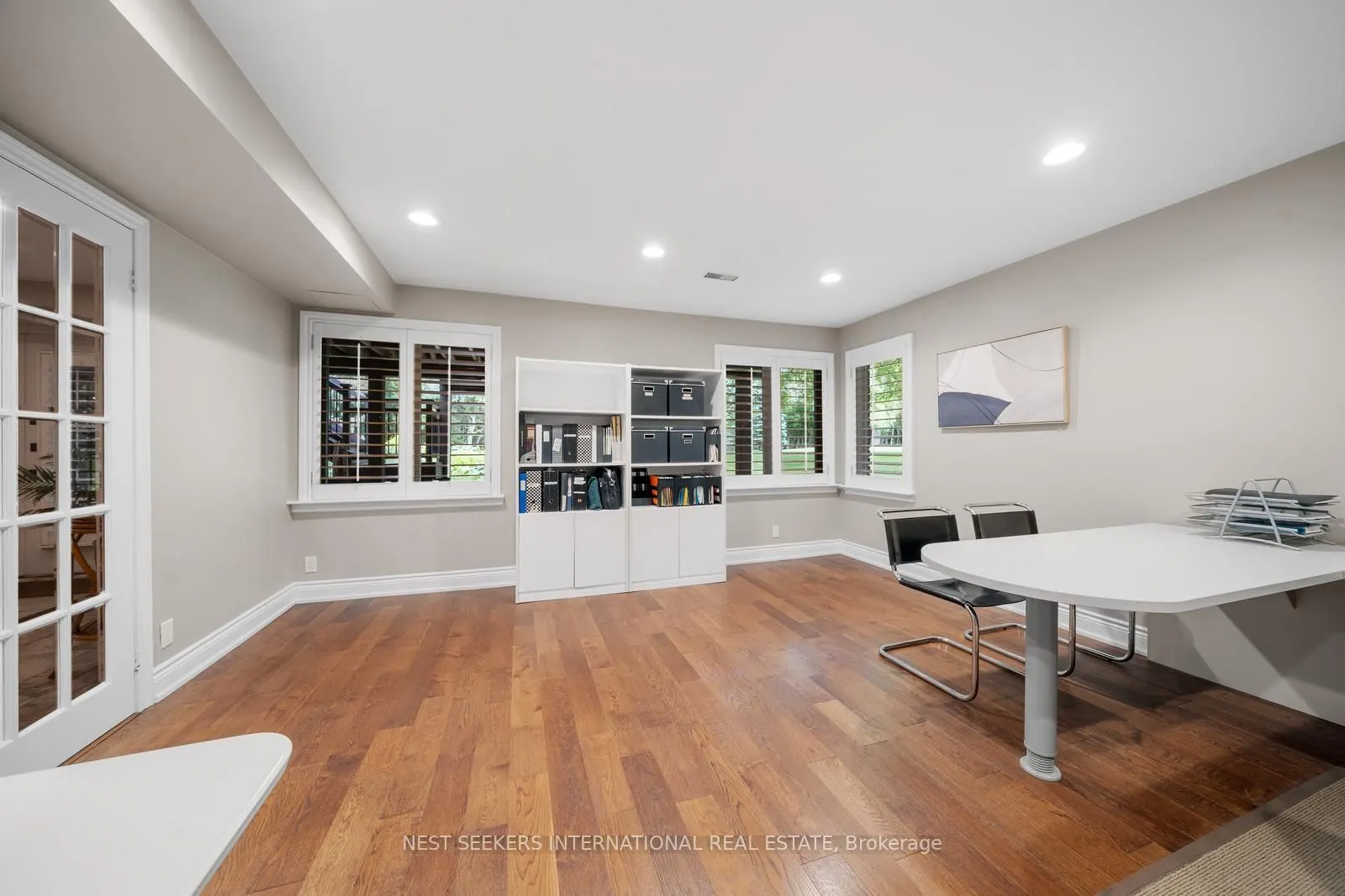 21 Rolling Court