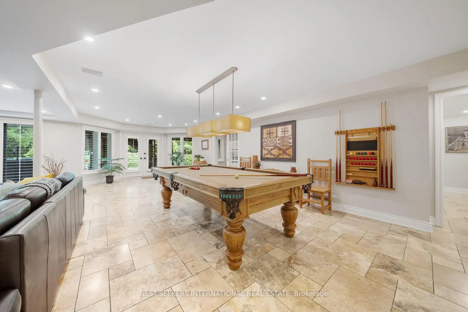 21 Rolling Court