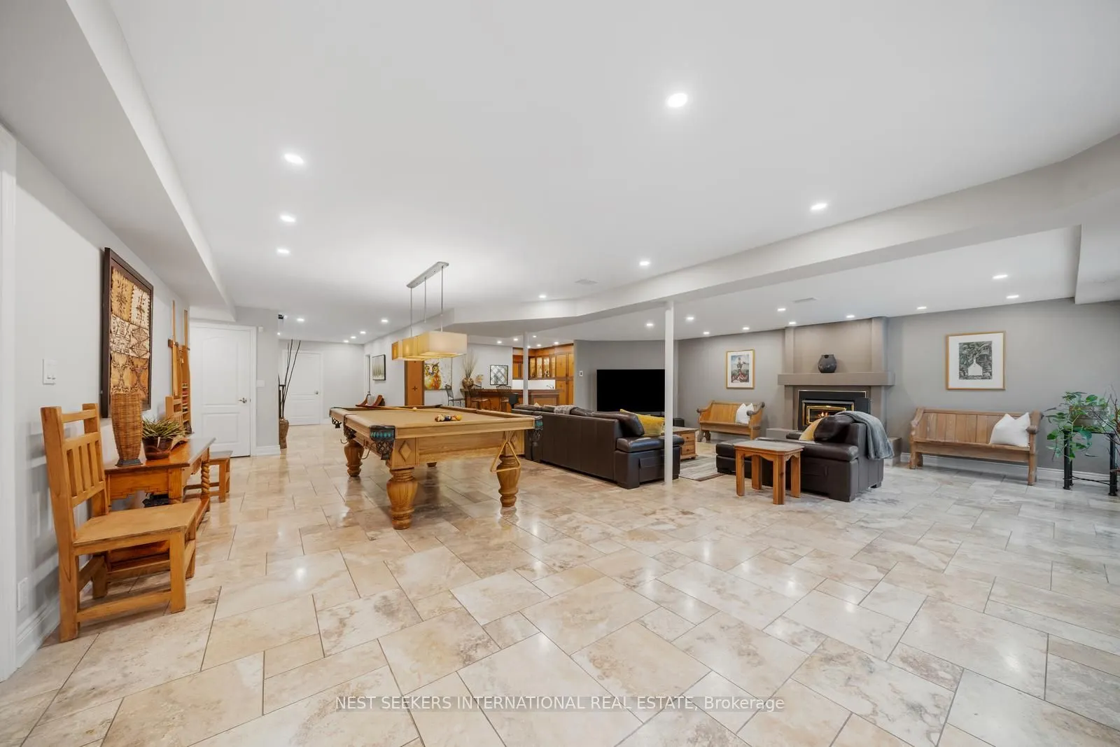 21 Rolling Court