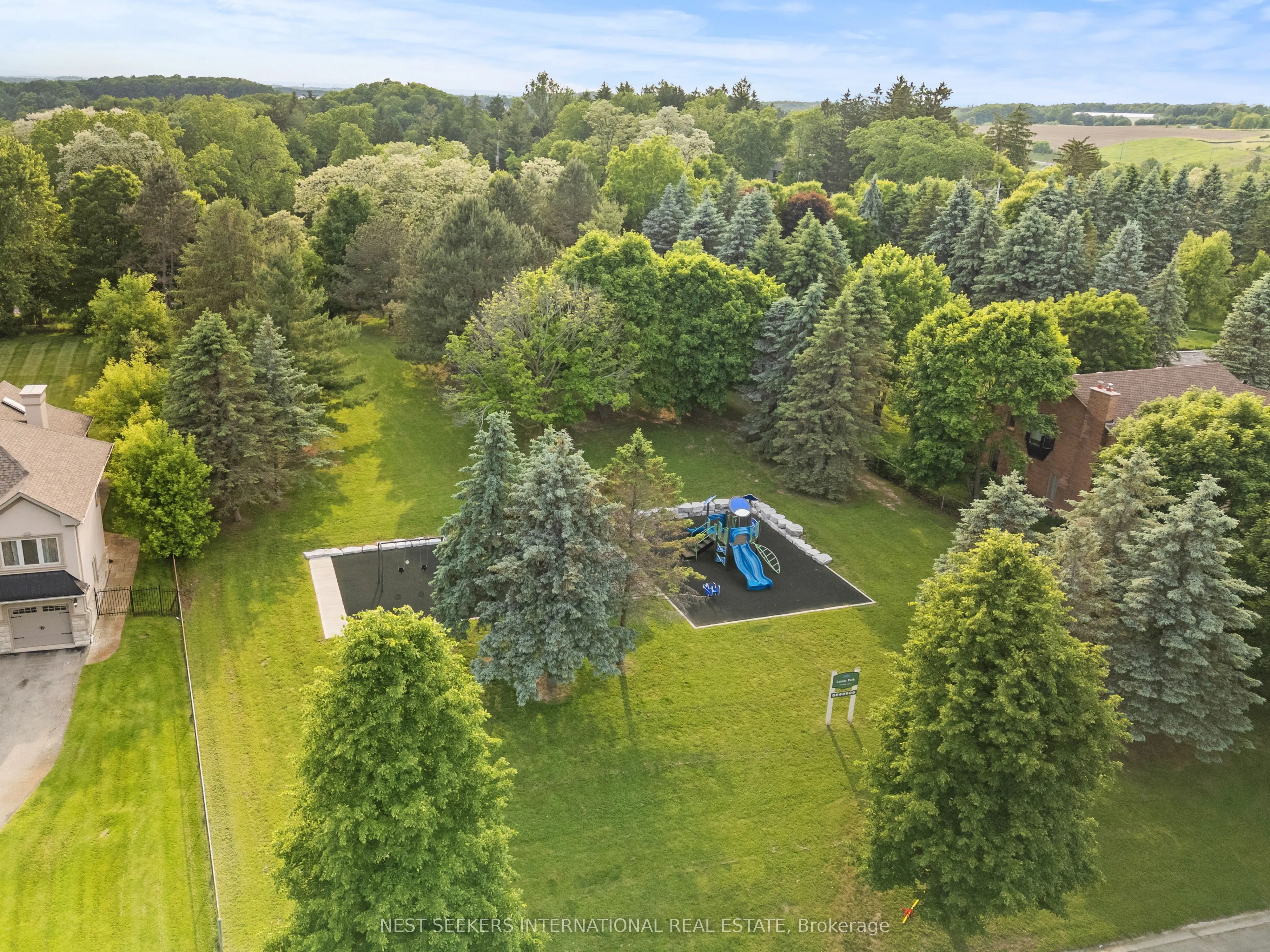 21 Rolling Court