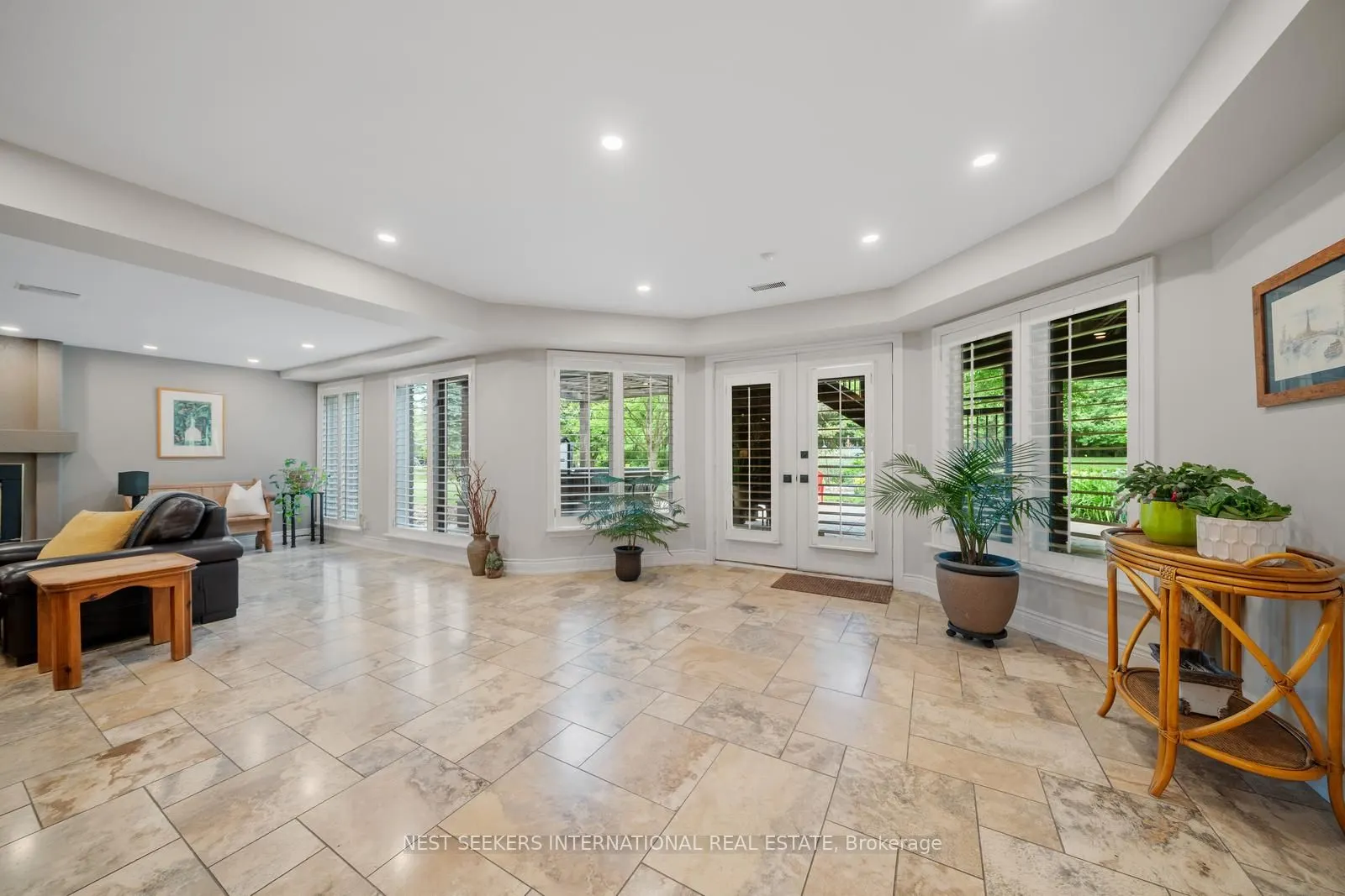 21 Rolling Court