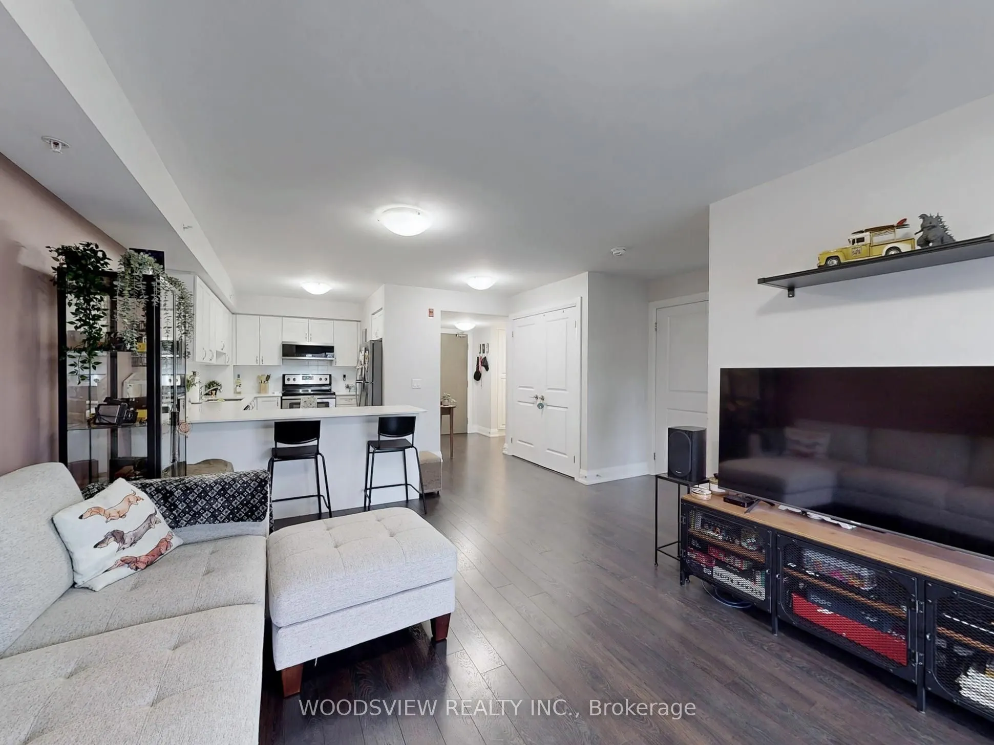 481 Rupert Avenue, #324