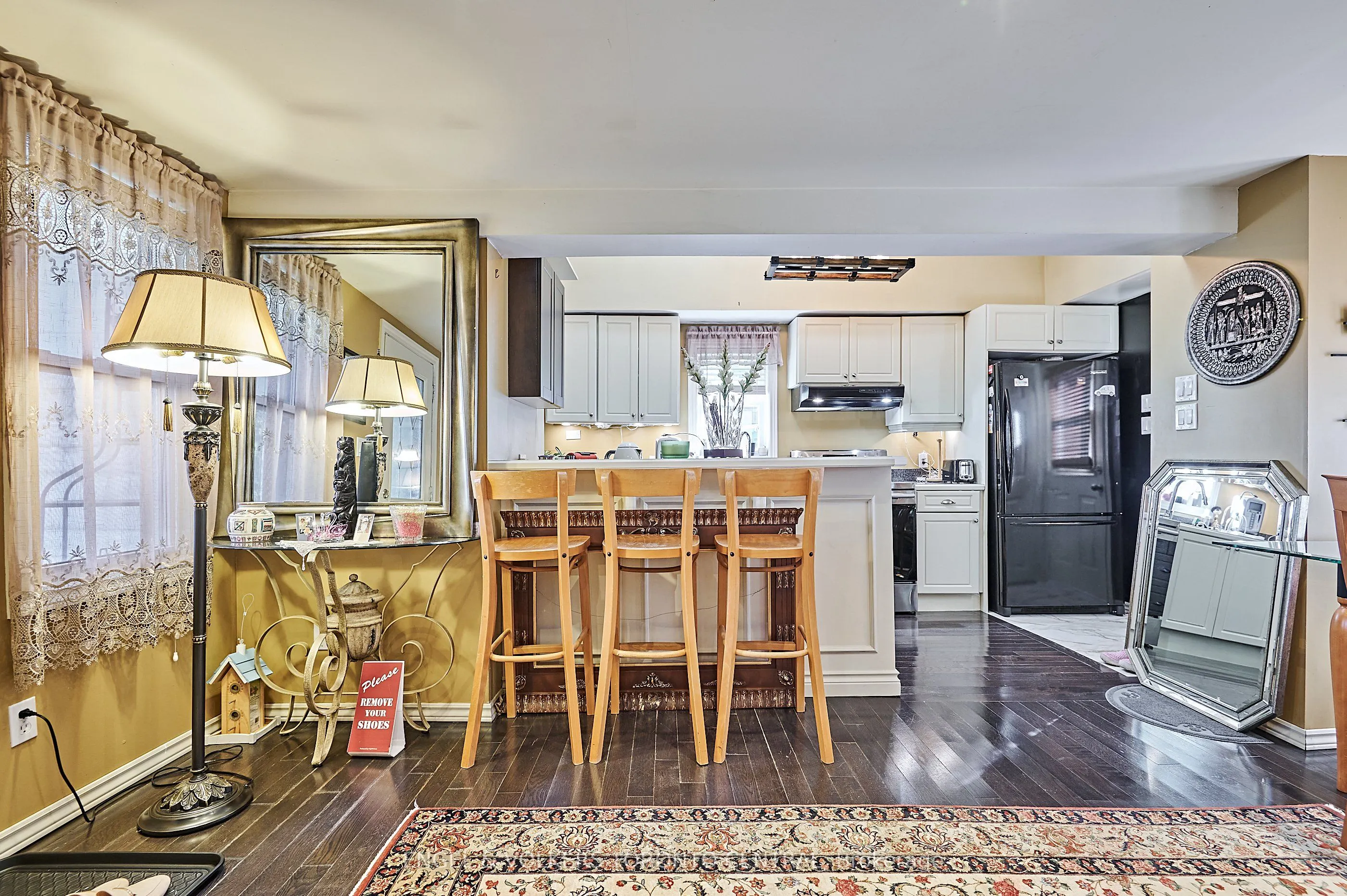 5907/5901 Lakeshore Road