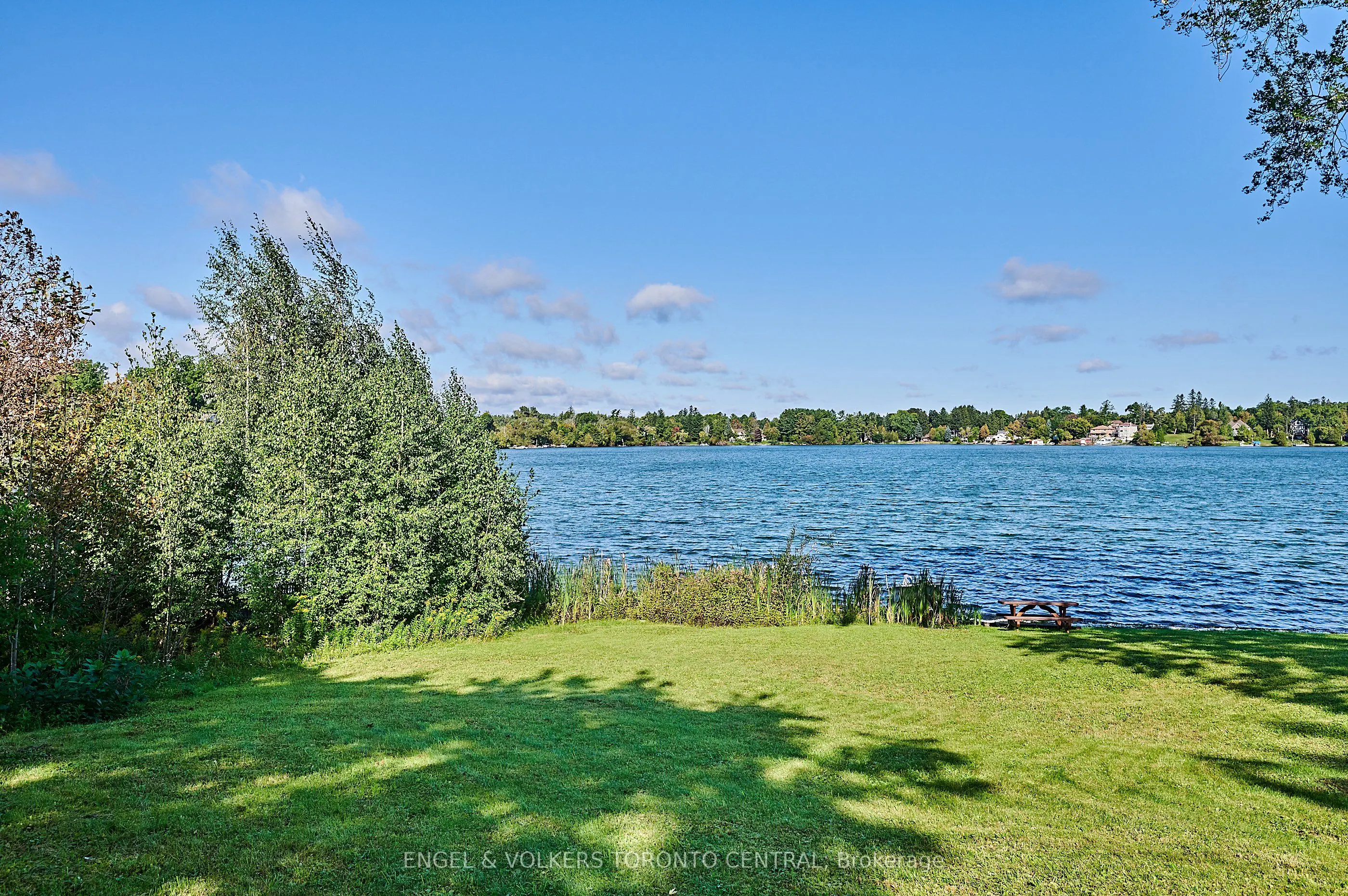 5907/5901 Lakeshore Road