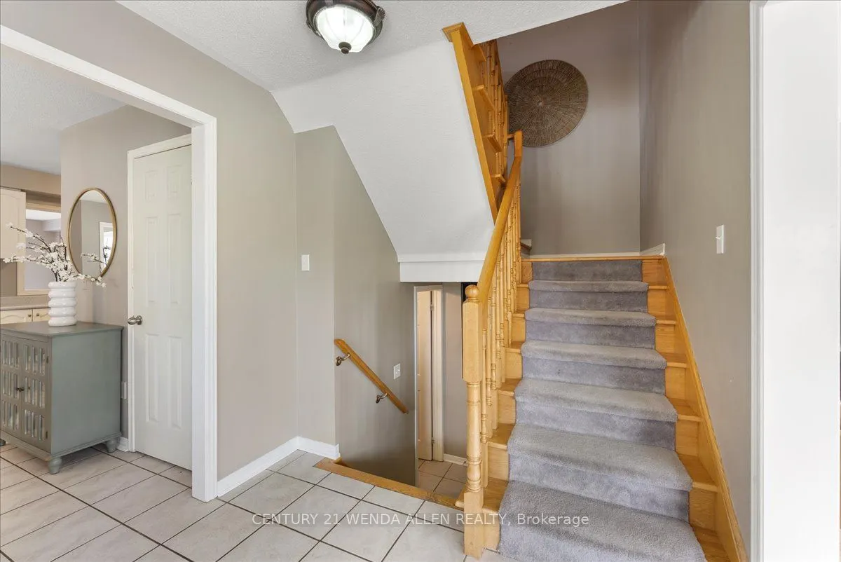 1 Ayhart Street