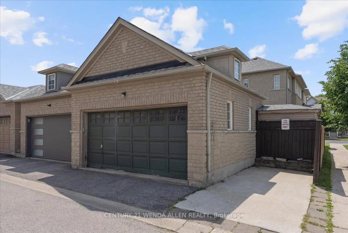 1 Ayhart Street