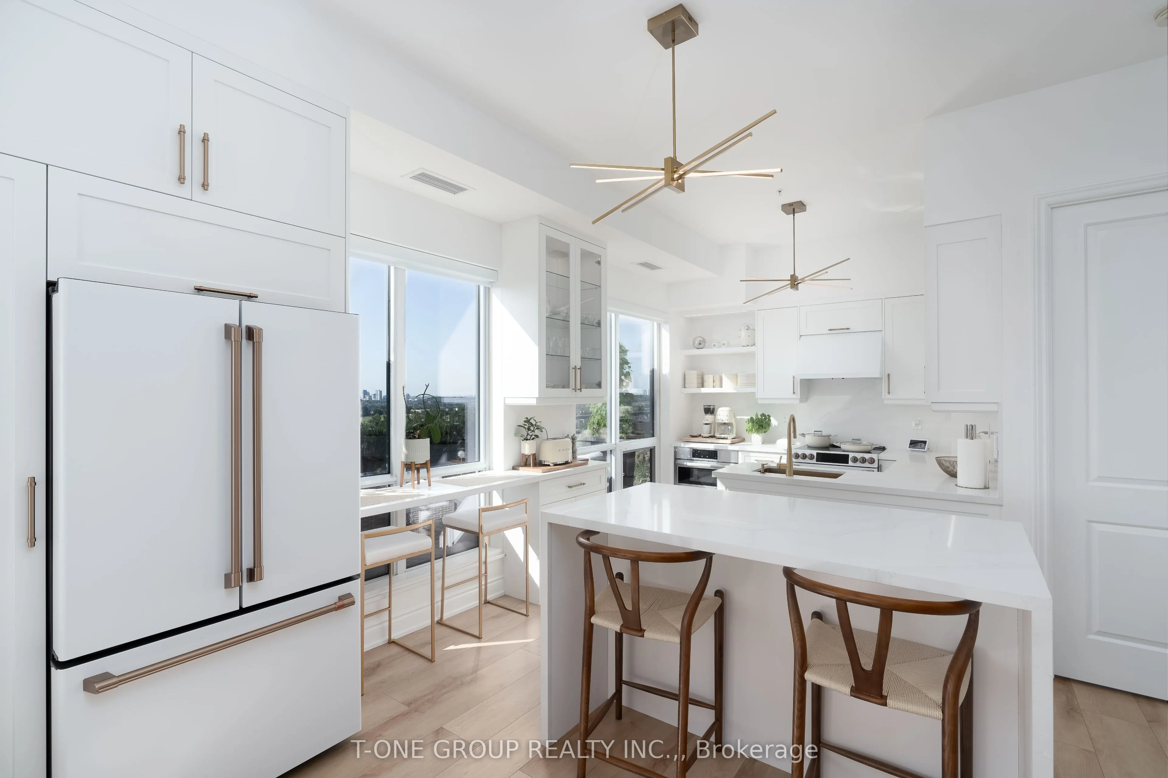 9090 Yonge Street, #PH5