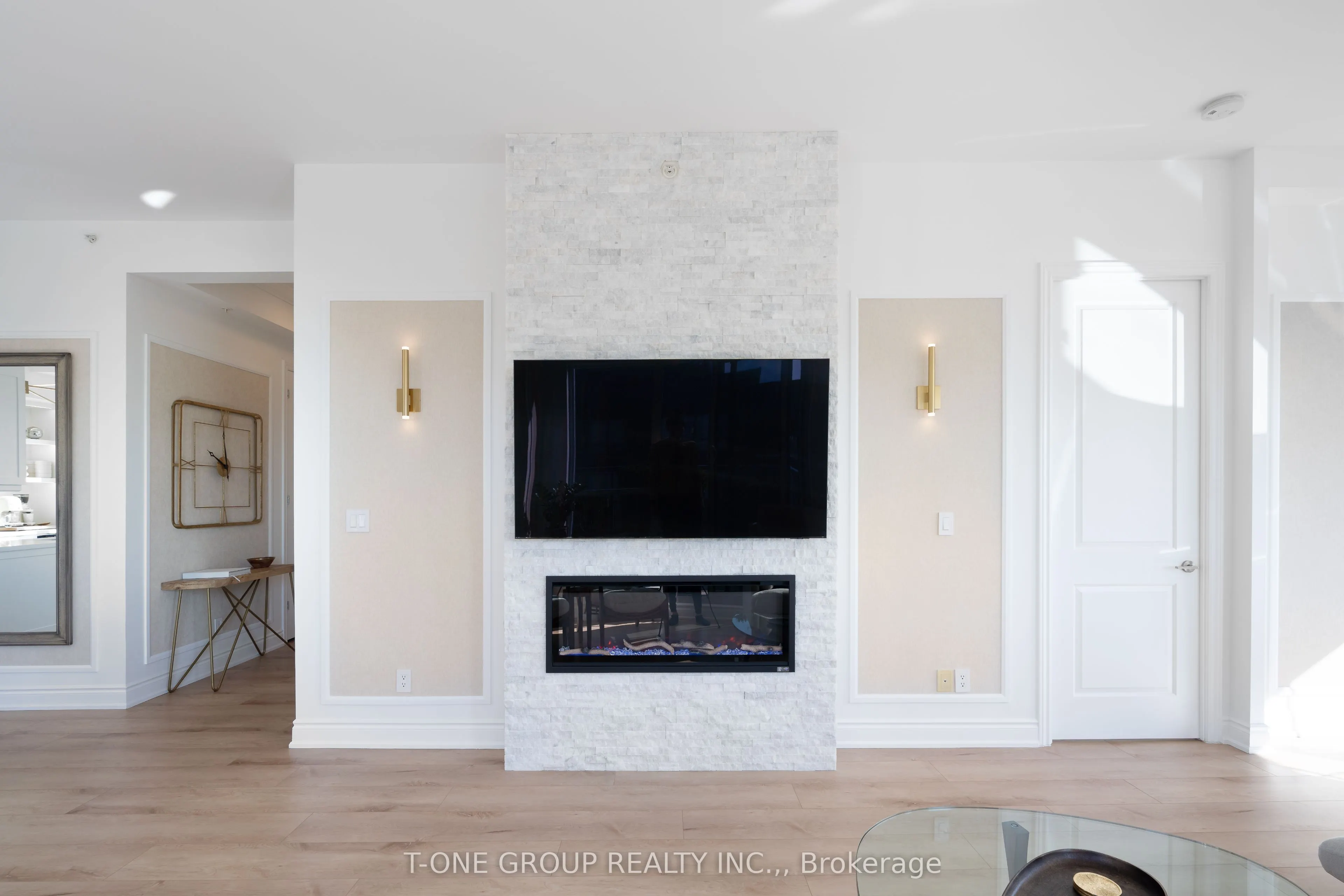 9090 Yonge Street, #PH5