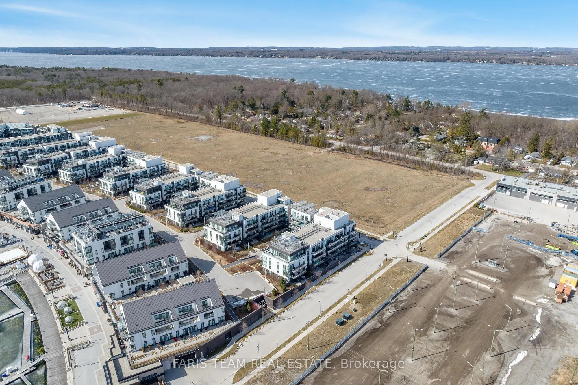 241 Sea Ray Avenue, #305