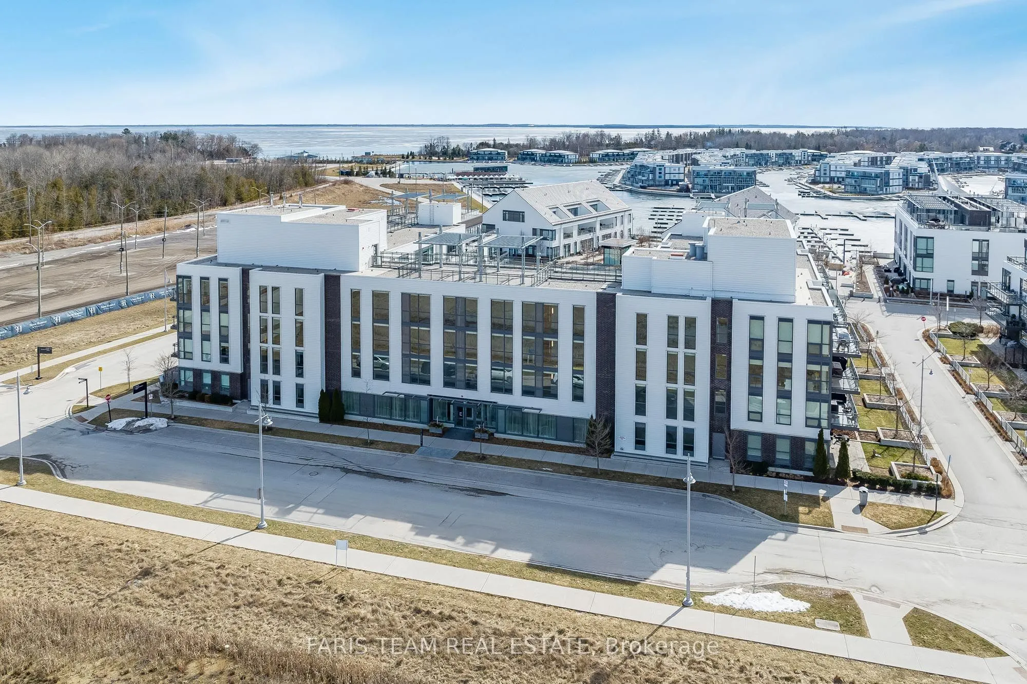 241 Sea Ray Avenue, #305