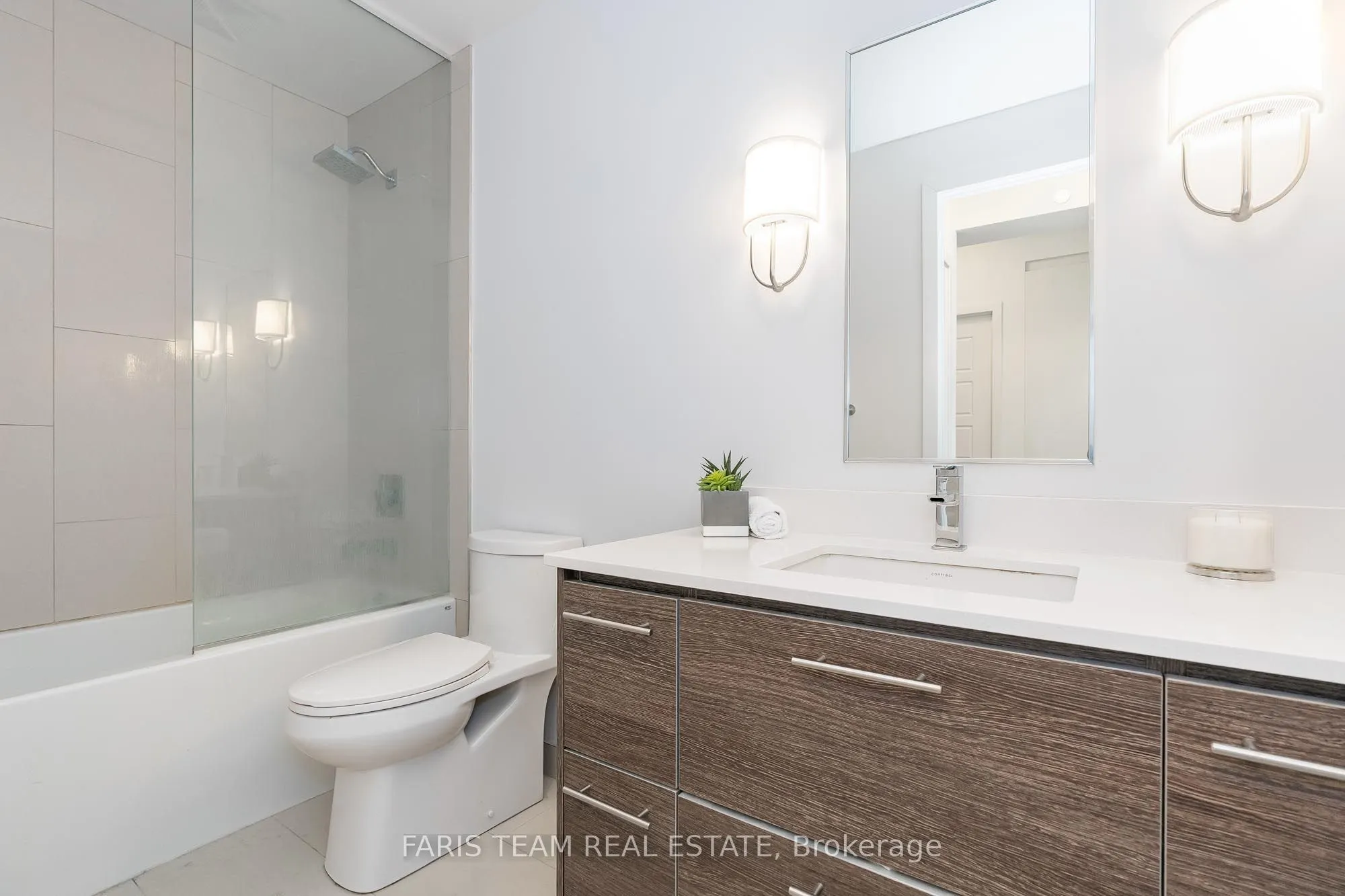 241 Sea Ray Avenue, #305