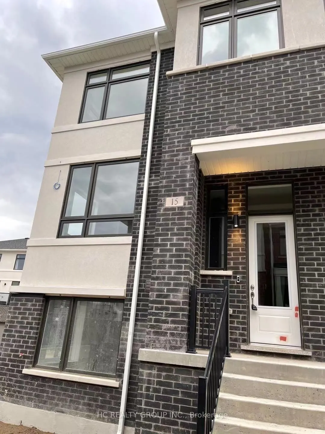 15 James Noble Lane