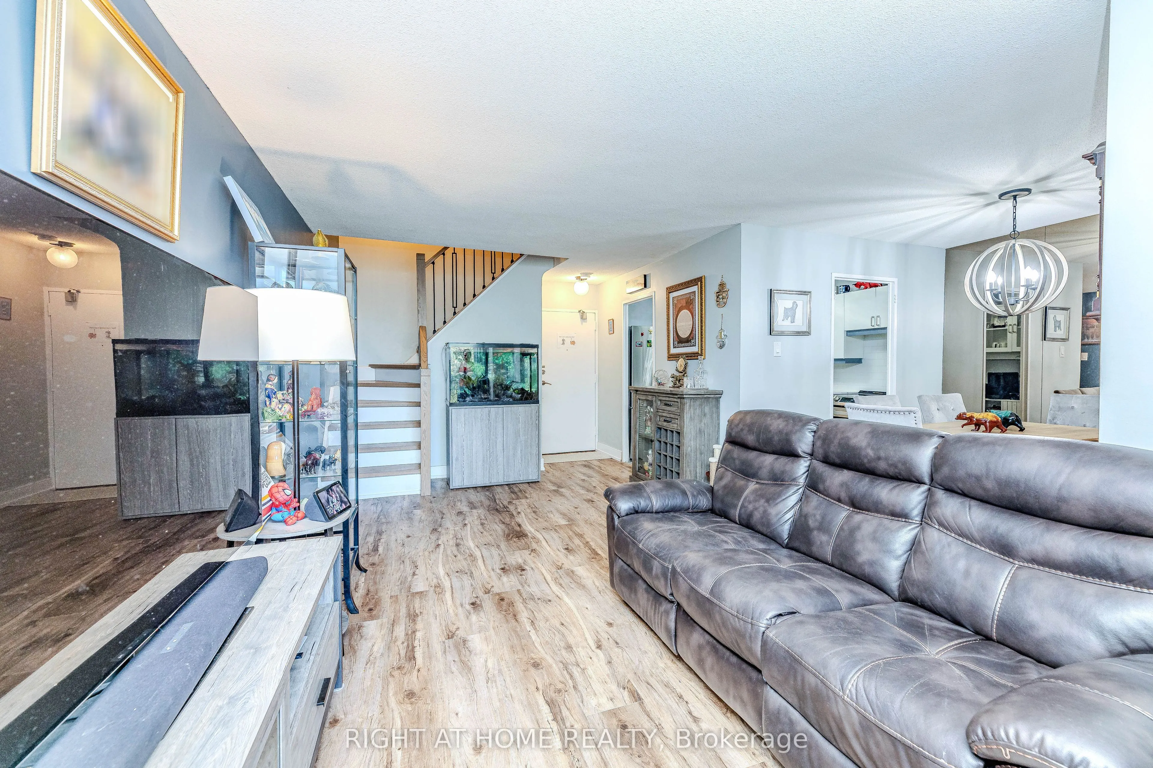 16 Elgin Street, #202