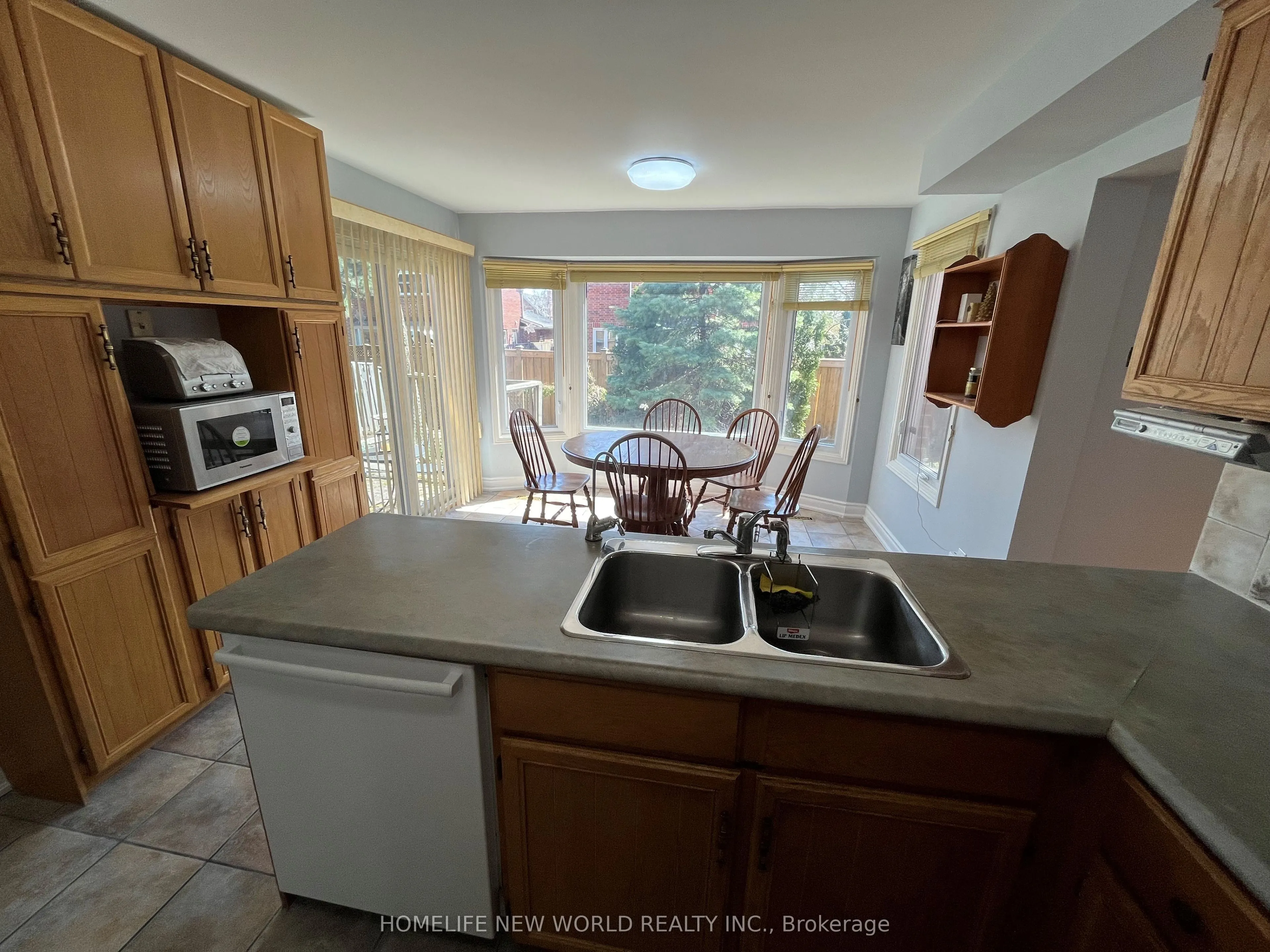 37 Garnish Green Grove