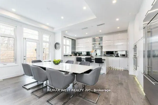 6 Forest Grove Court
