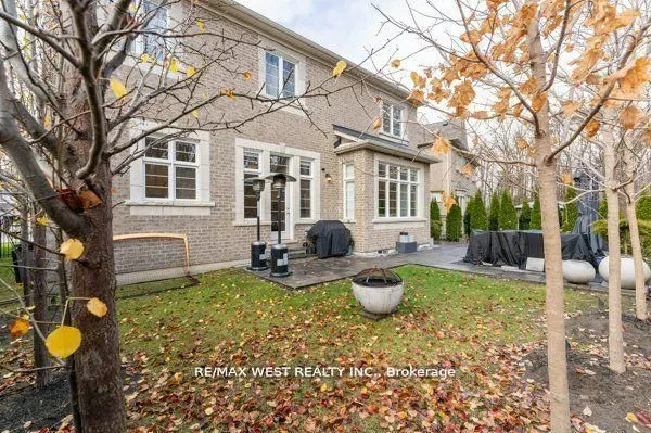 6 Forest Grove Court