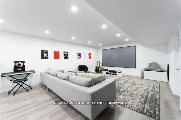 6 Forest Grove Court