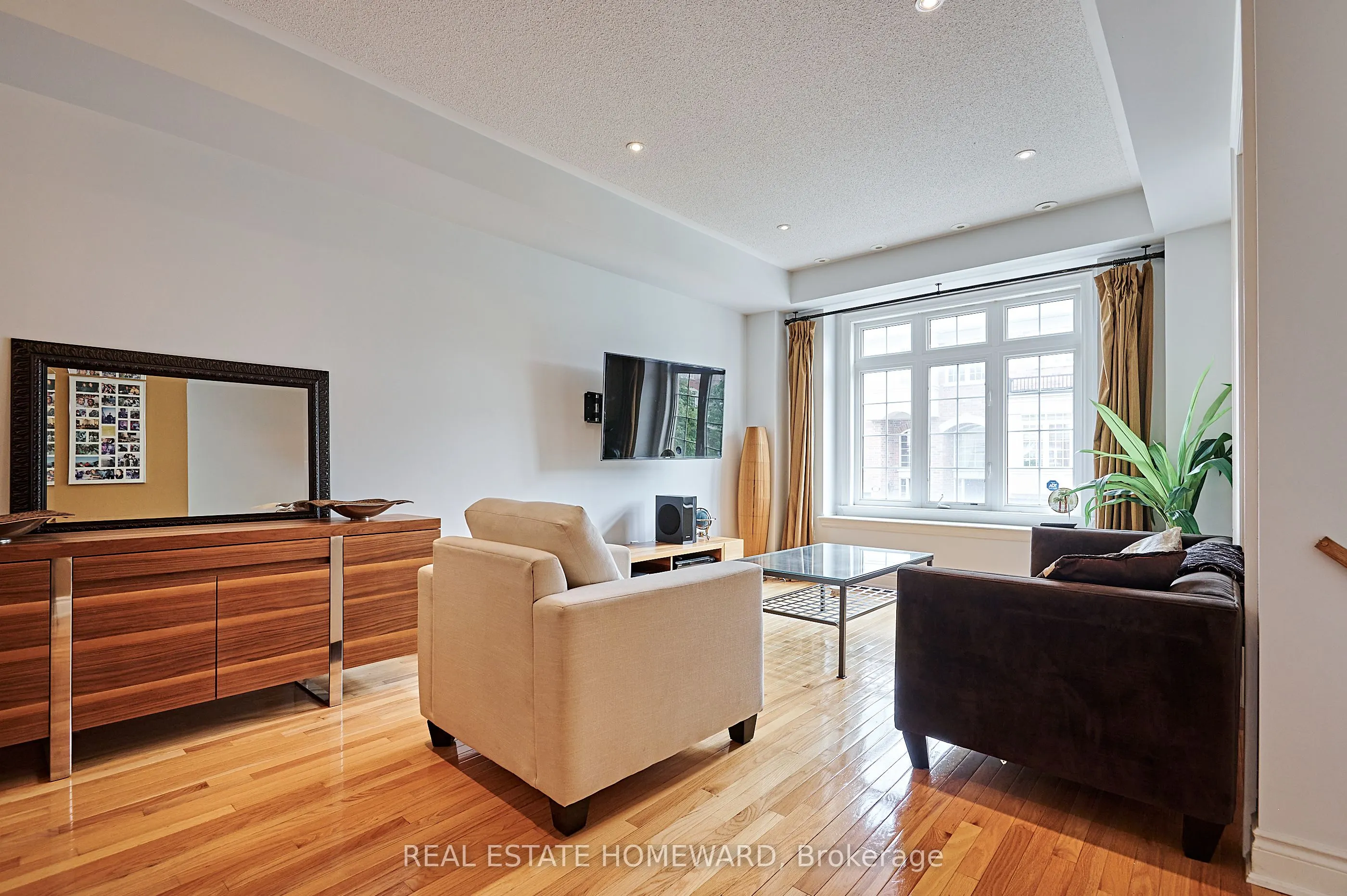 4 Isaac Devins Avenue