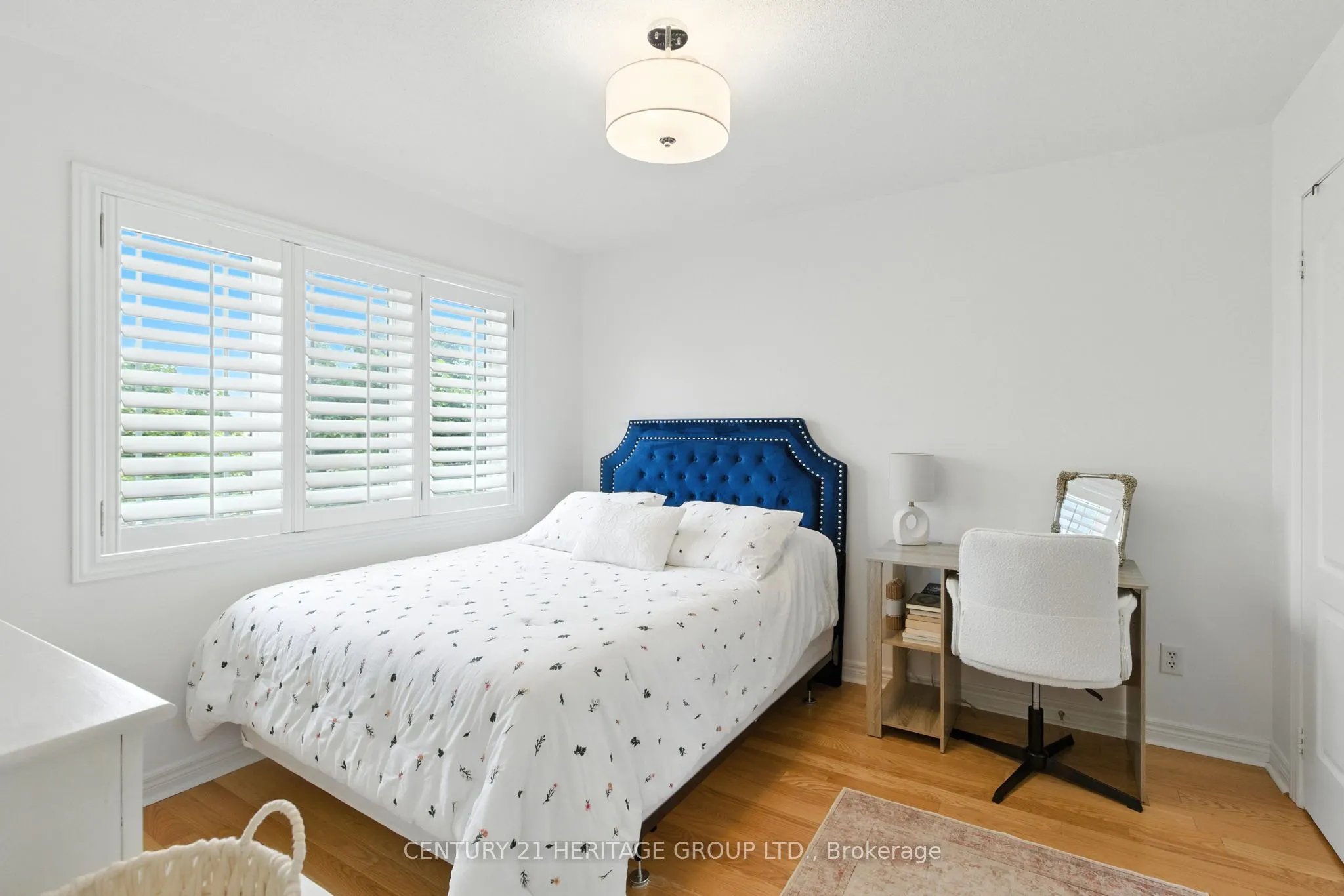 106 Laurendale Avenue