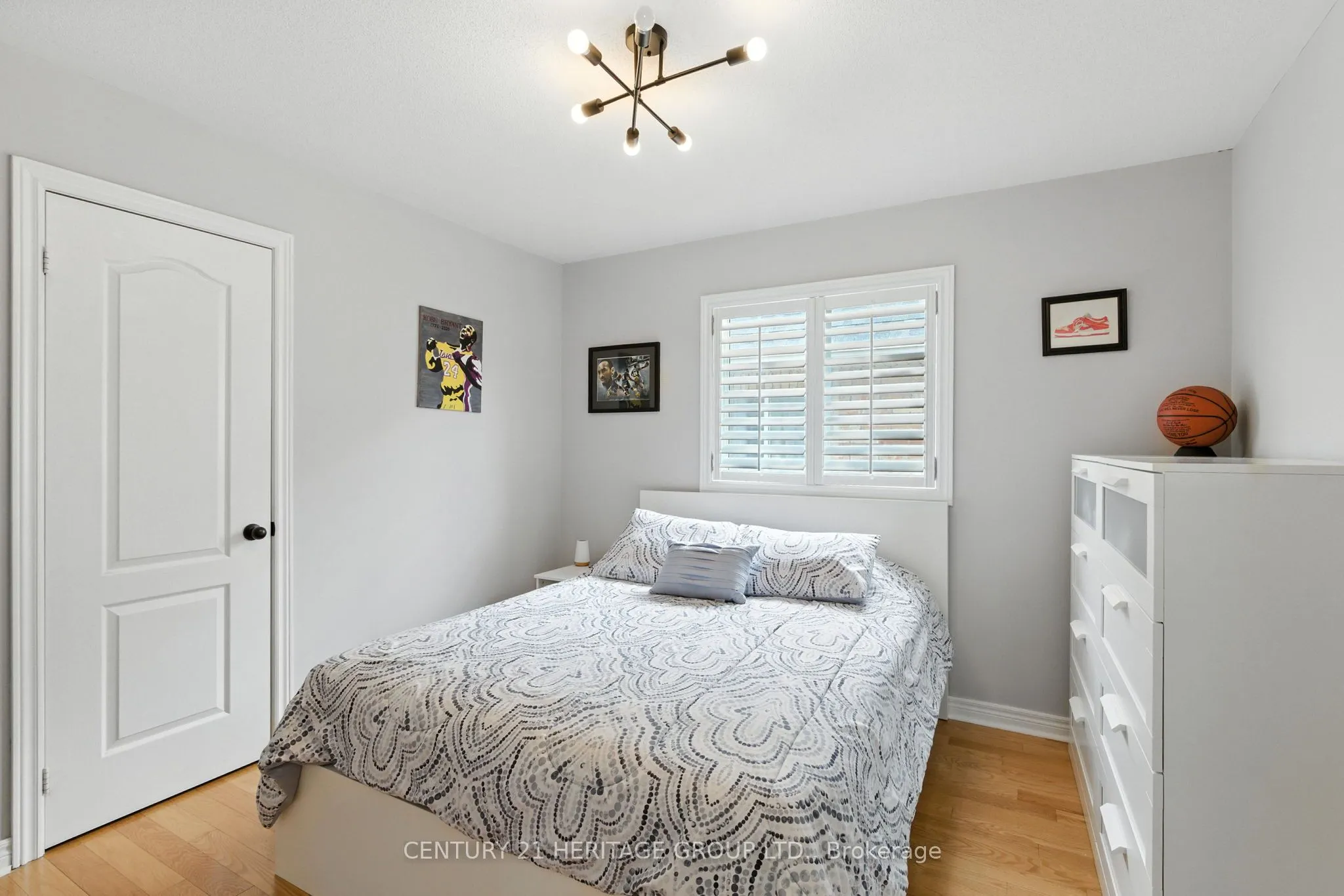 106 Laurendale Avenue