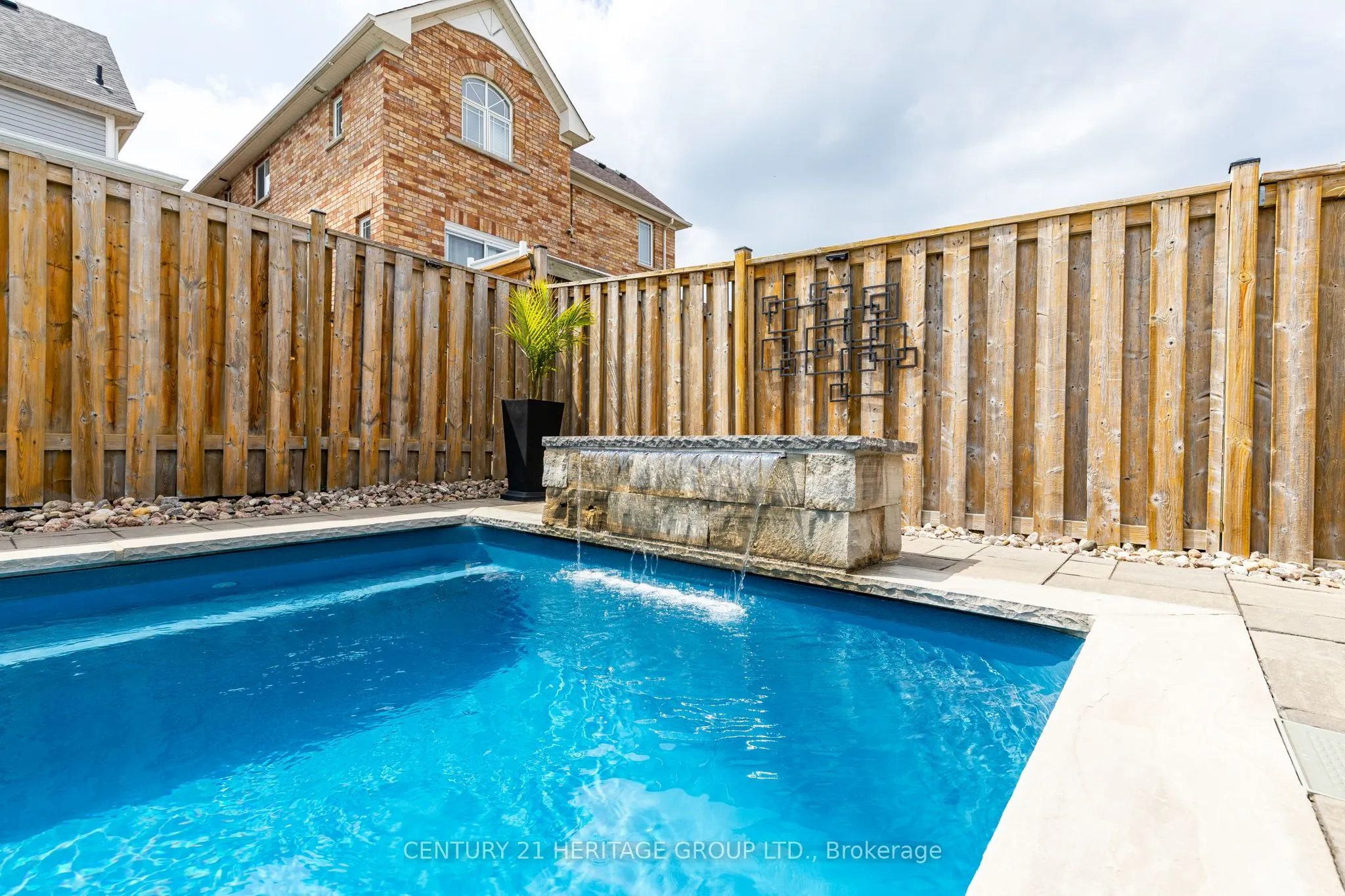 106 Laurendale Avenue