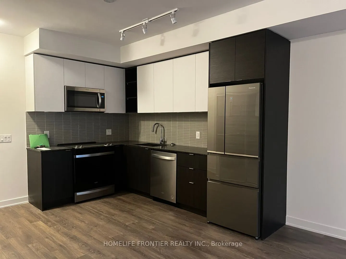 100 Eagle Rock Way, #809