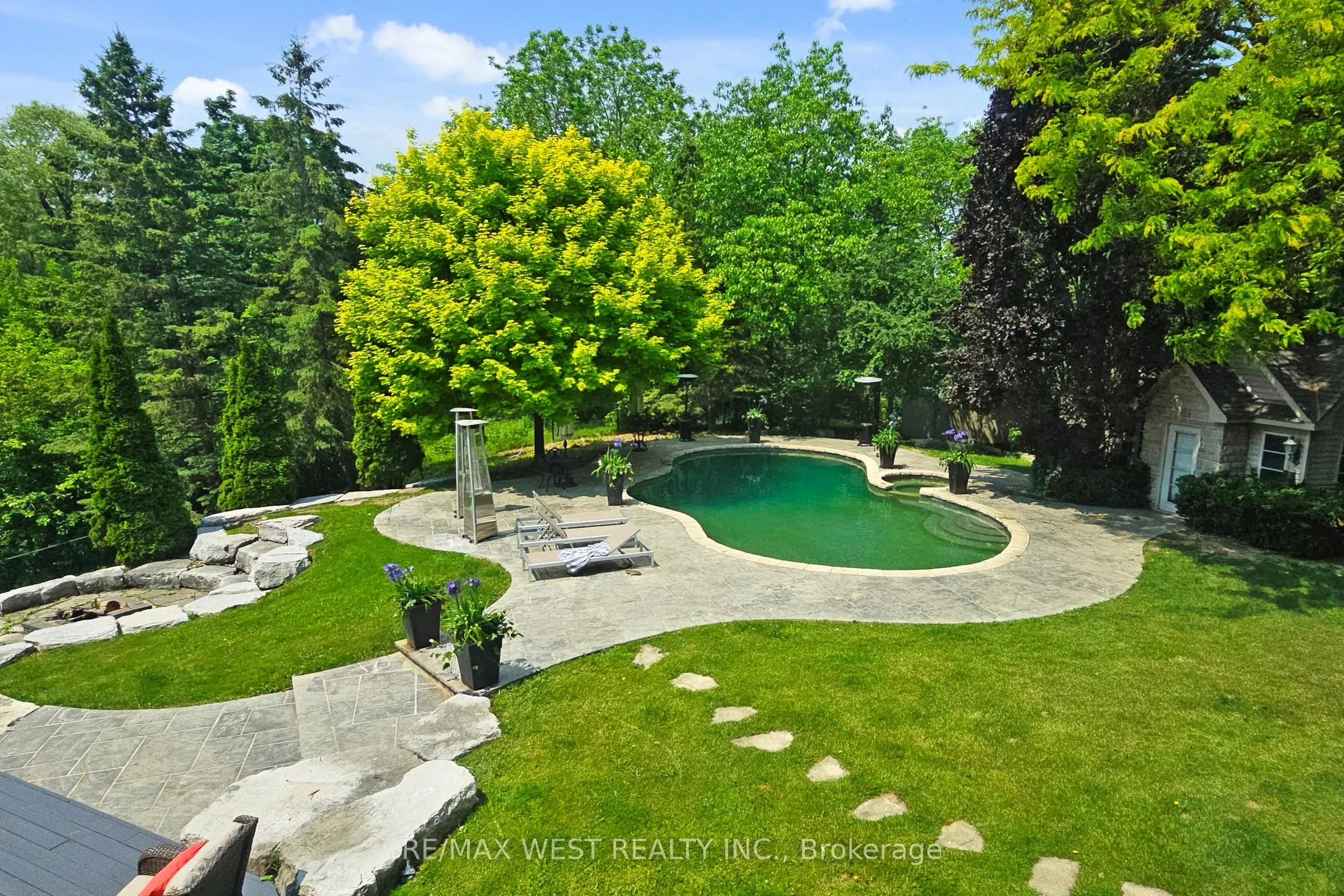 32 Daleview Court