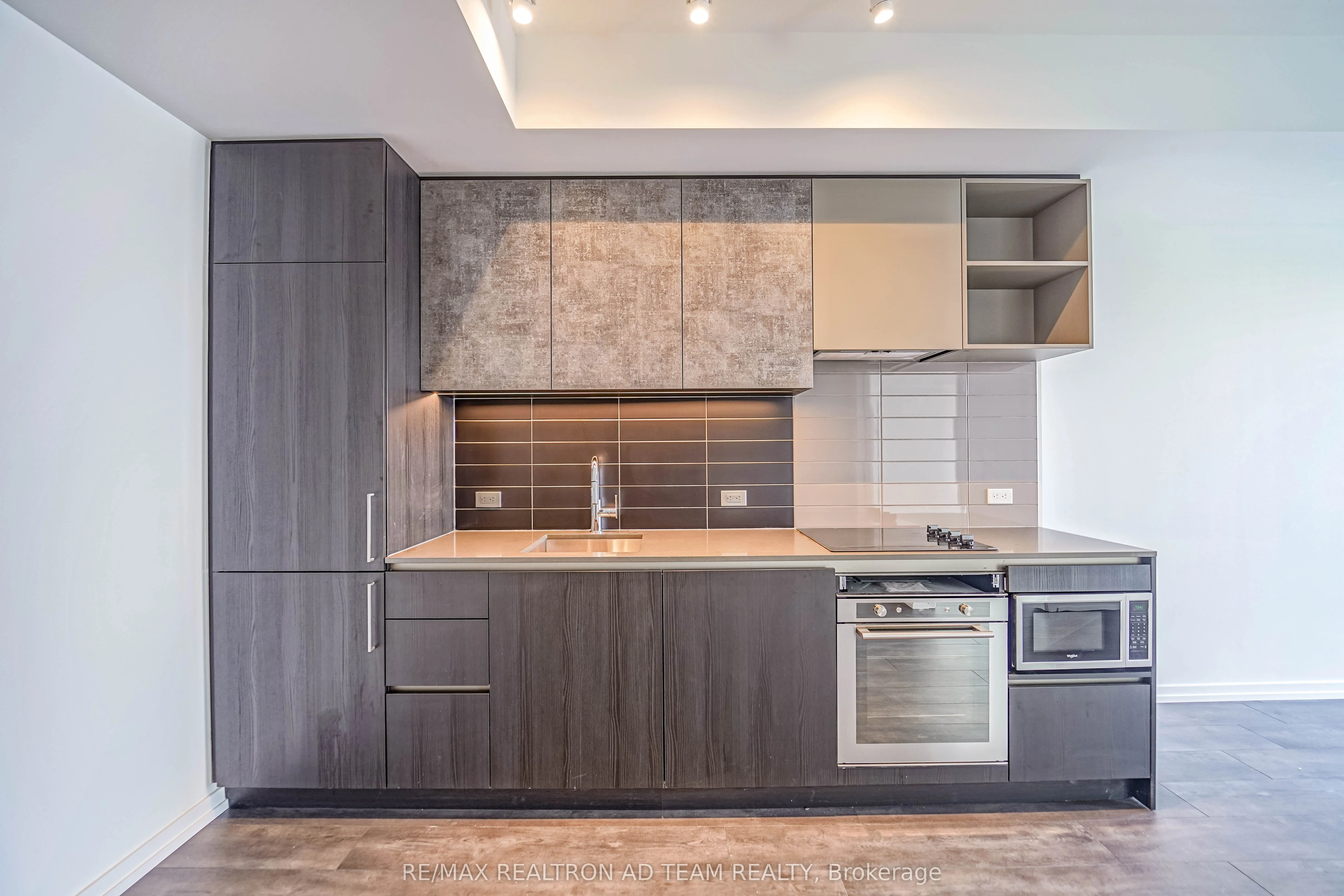 1000 Portage Parkway, #1901