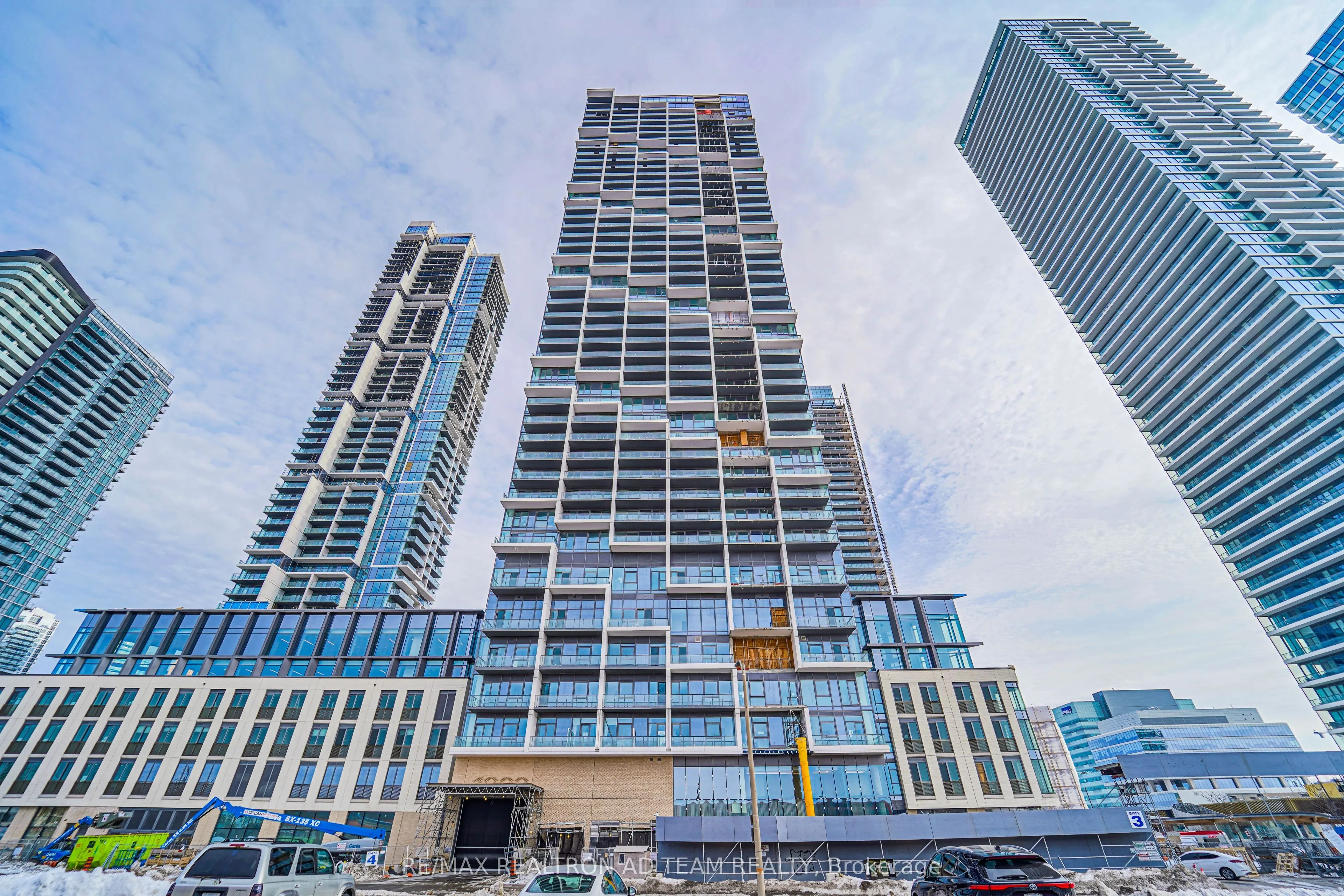 1000 Portage Parkway, #1901