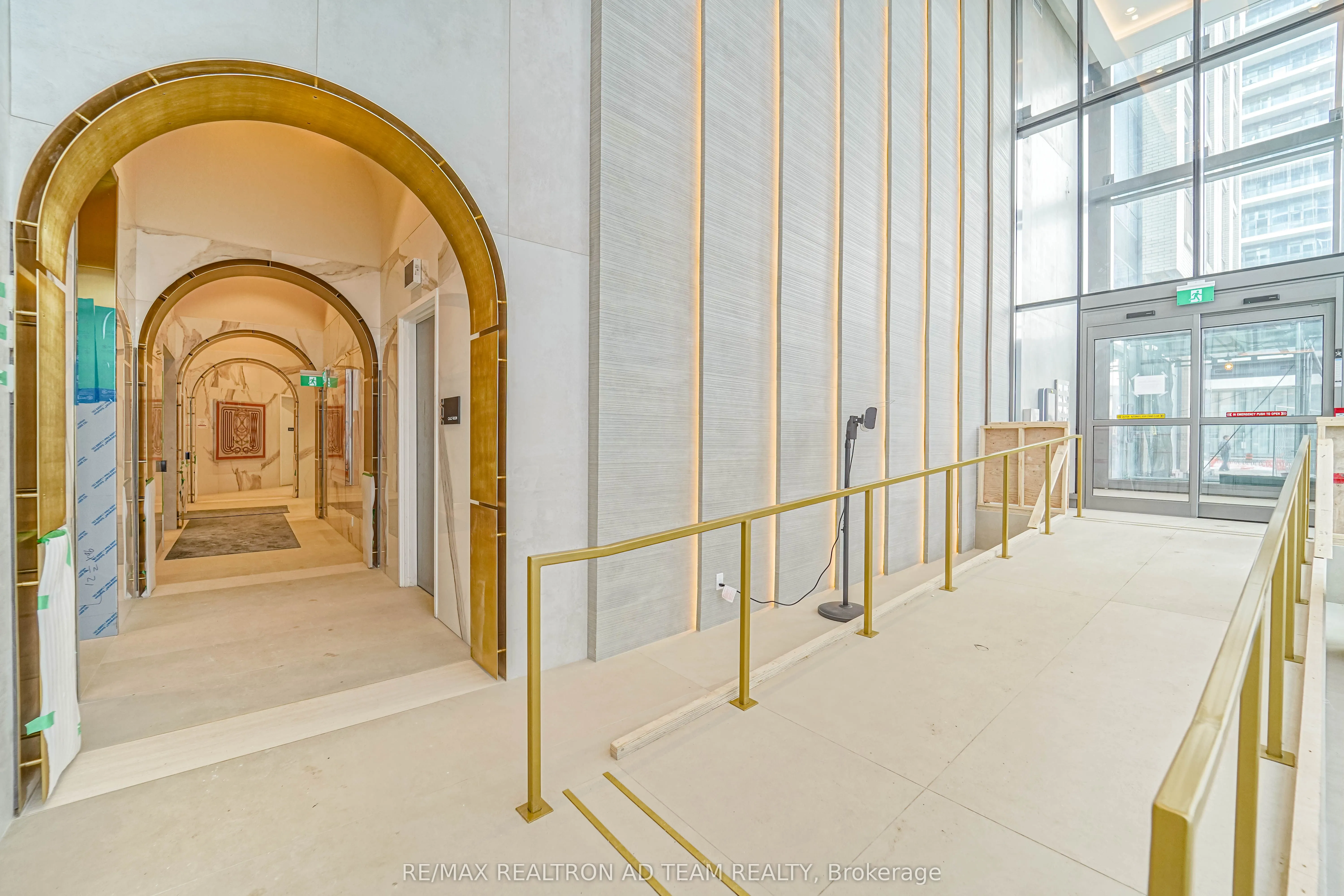 1000 Portage Parkway, #1901